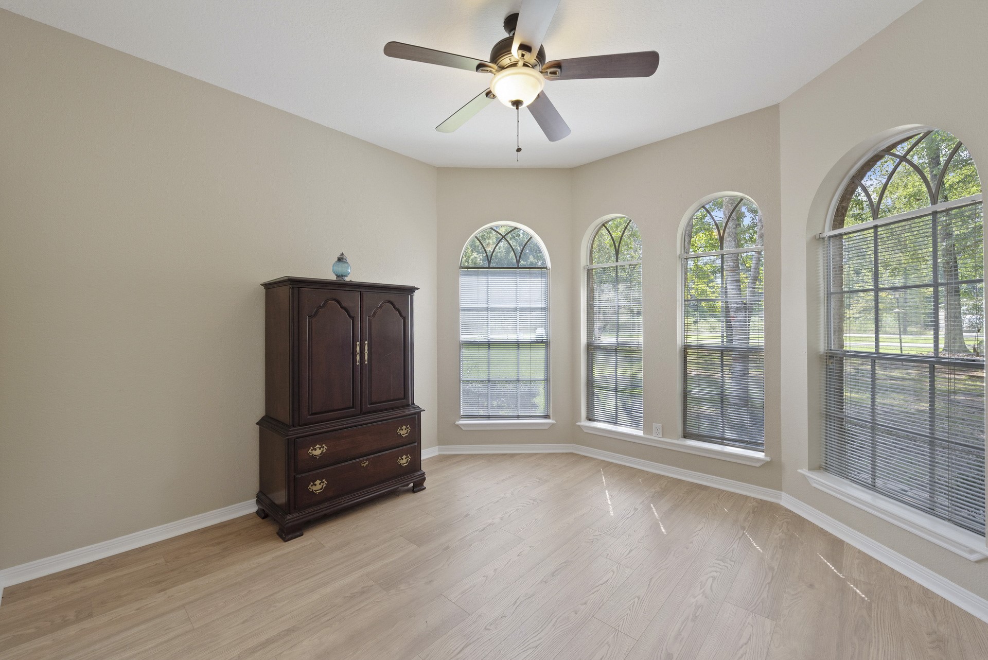 2615 Roman Forest Boulevard Property Photo 14