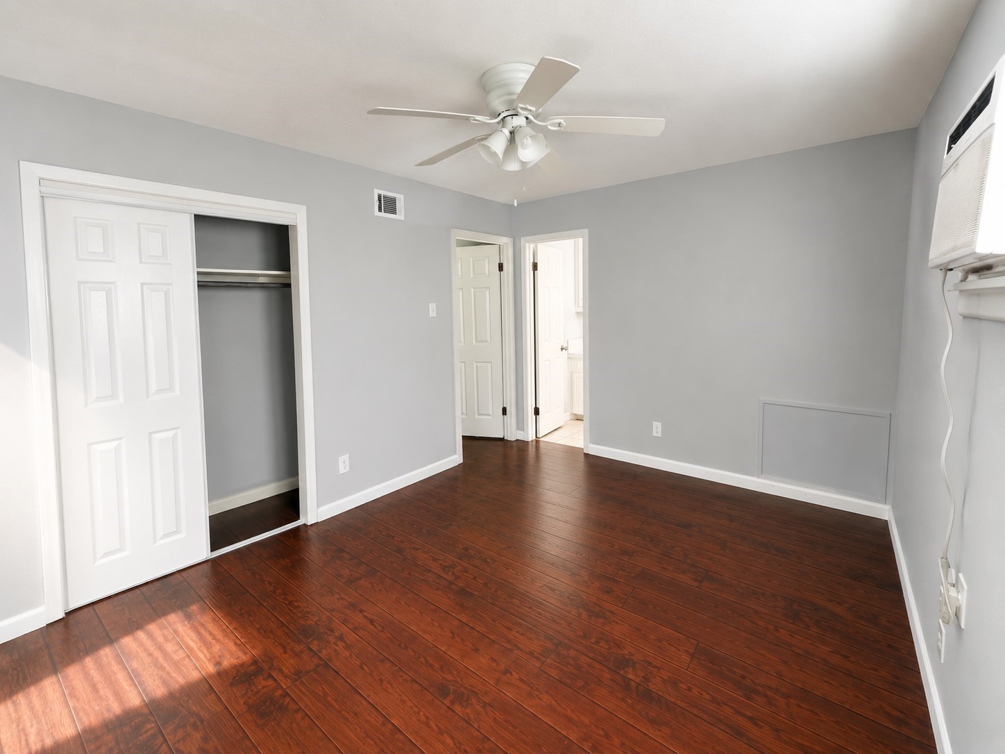 4624 Bell Street 7 Property Photo 6