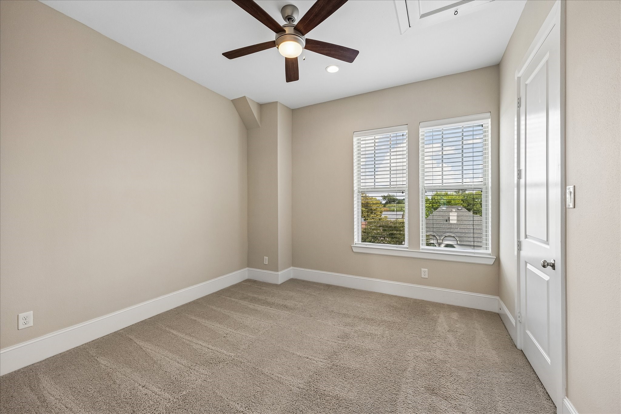 923 Byrne Street Property Photo 28