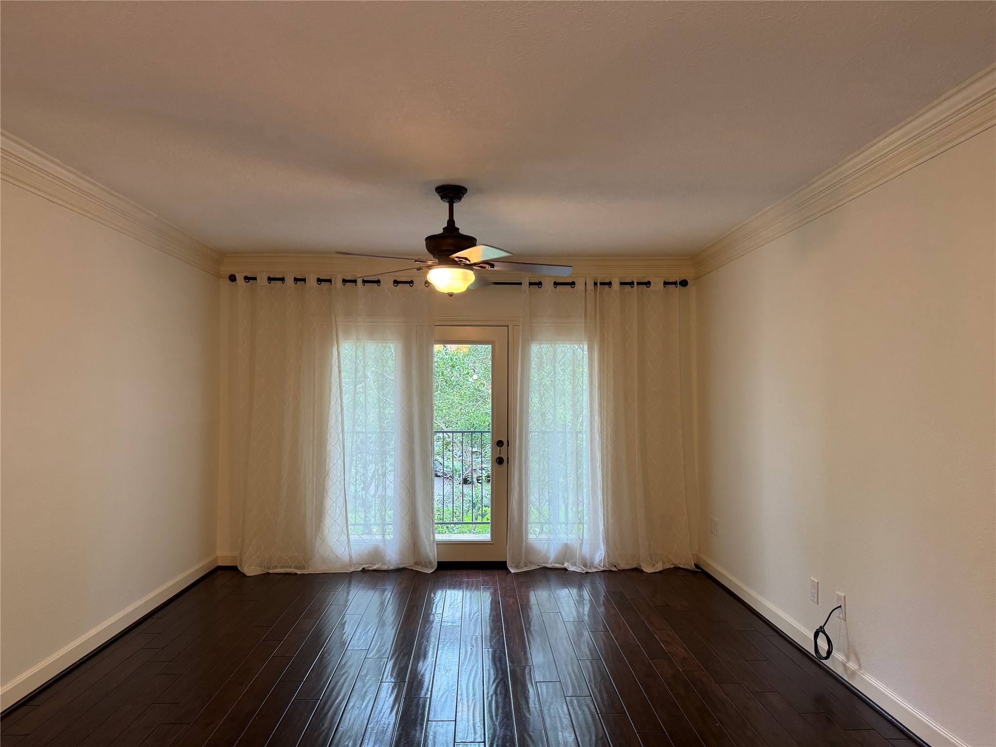 2224 S Piney Point Road 223 Property Photo 4
