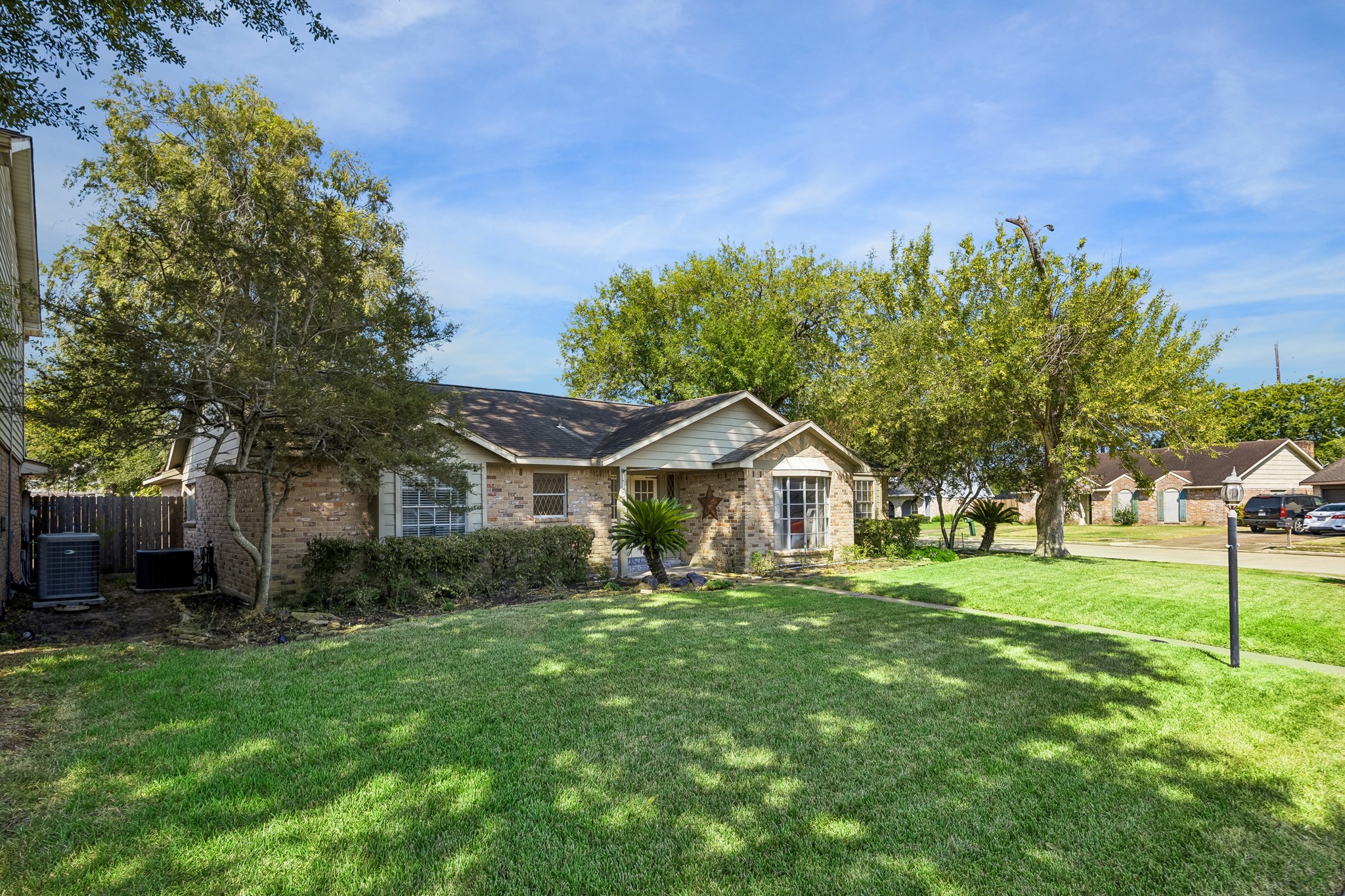 11302 Brighton Lane Property Photo 2