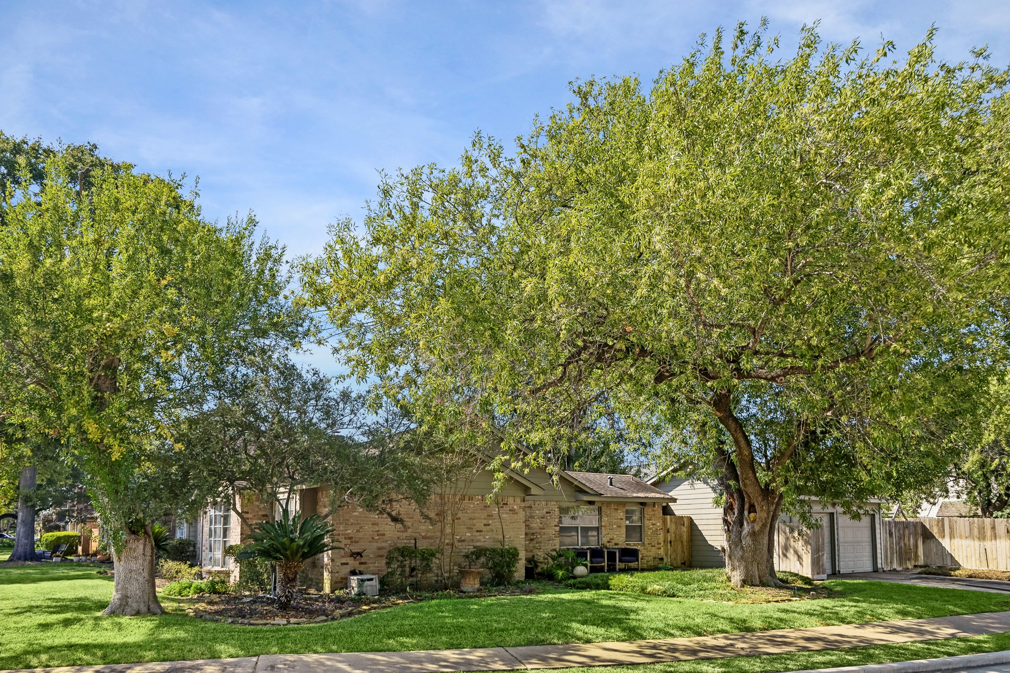 11302 Brighton Lane Property Photo 3