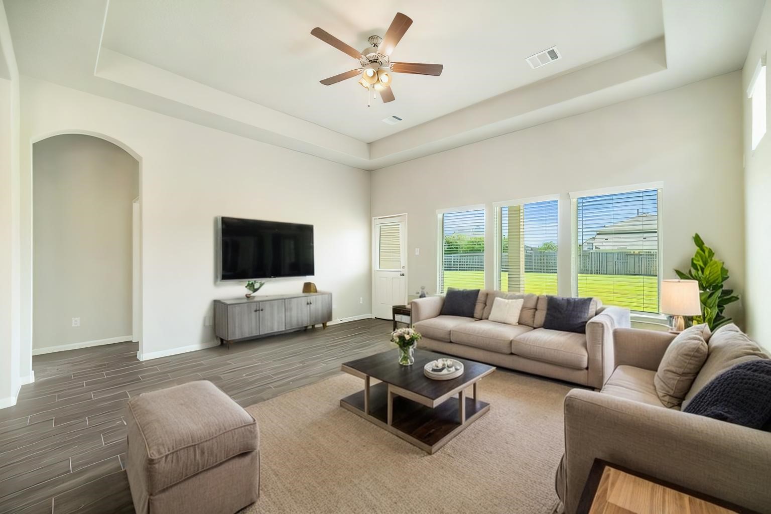 416 Kendall Crest Drive Property Photo 4