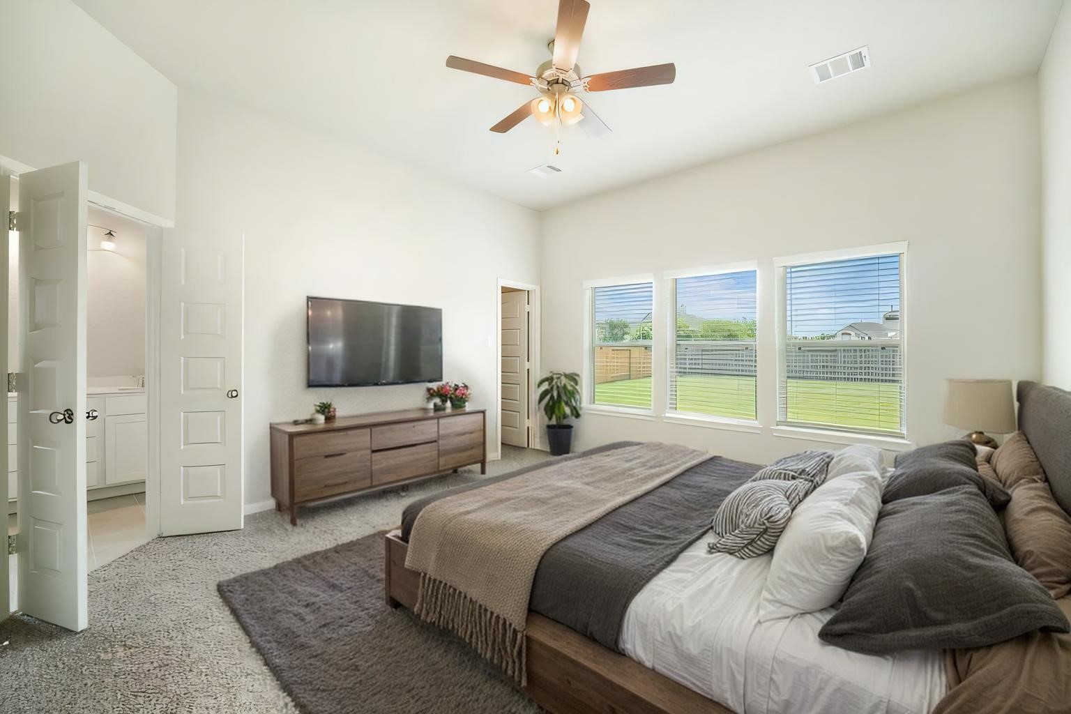 416 Kendall Crest Drive Property Photo 11