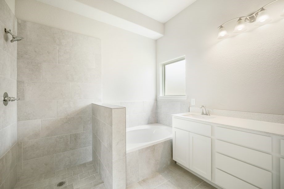 416 Kendall Crest Drive Property Photo 12
