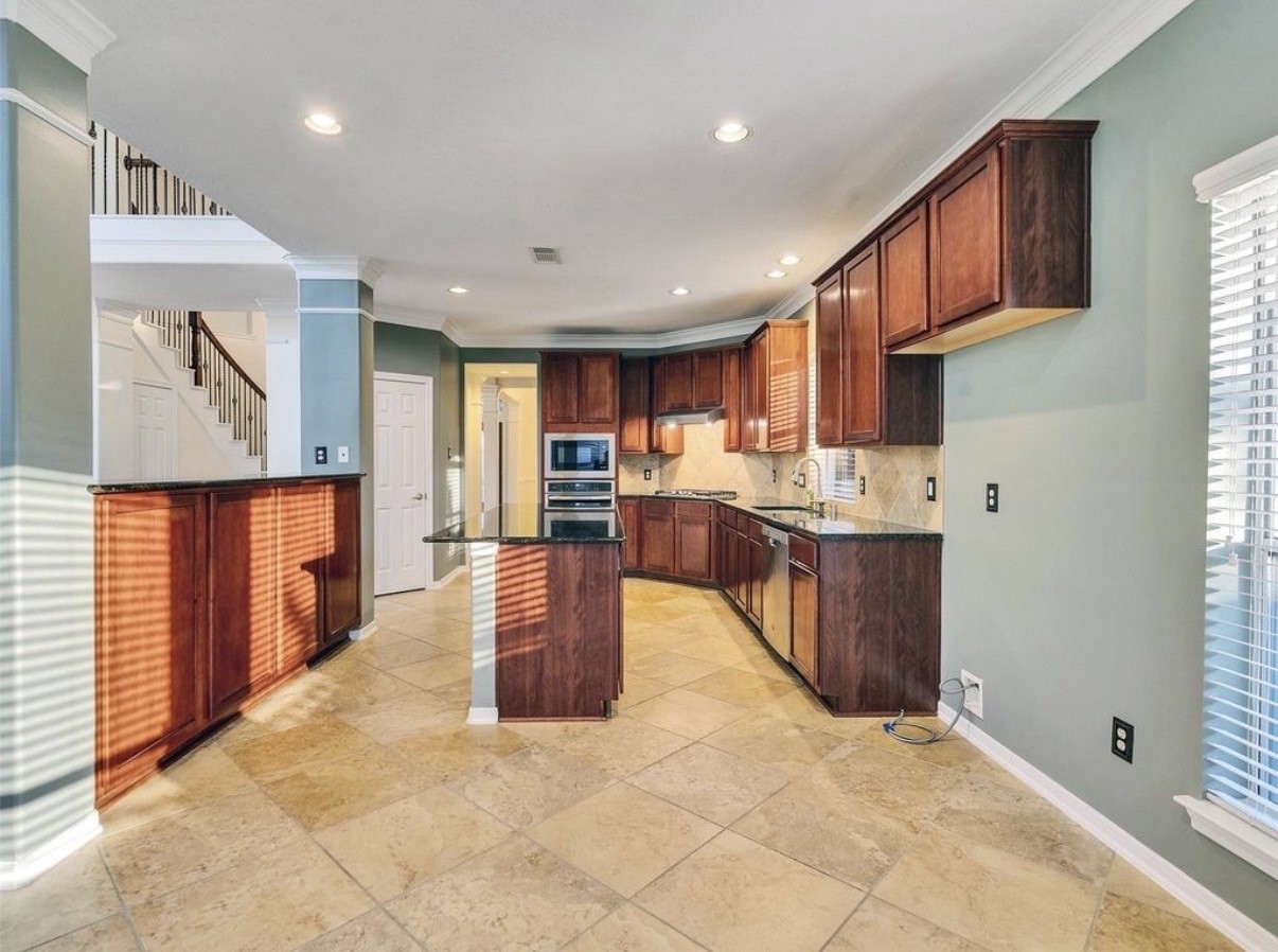 1904 Keswick Court Property Photo 12