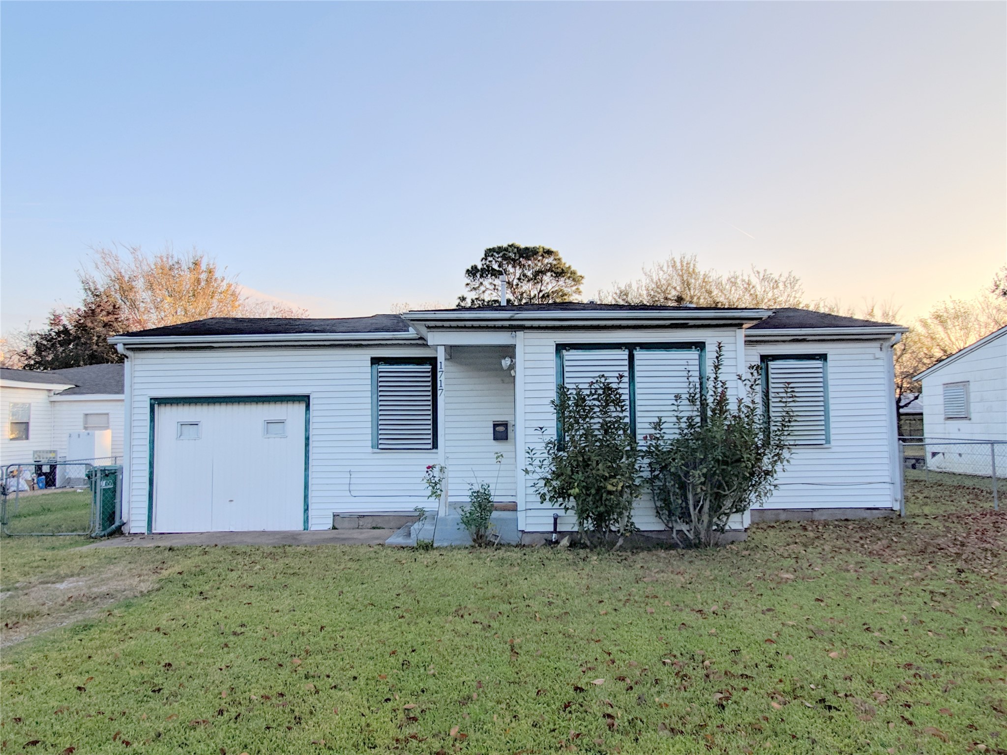 1717 Hawthorne Street Property Photo 1