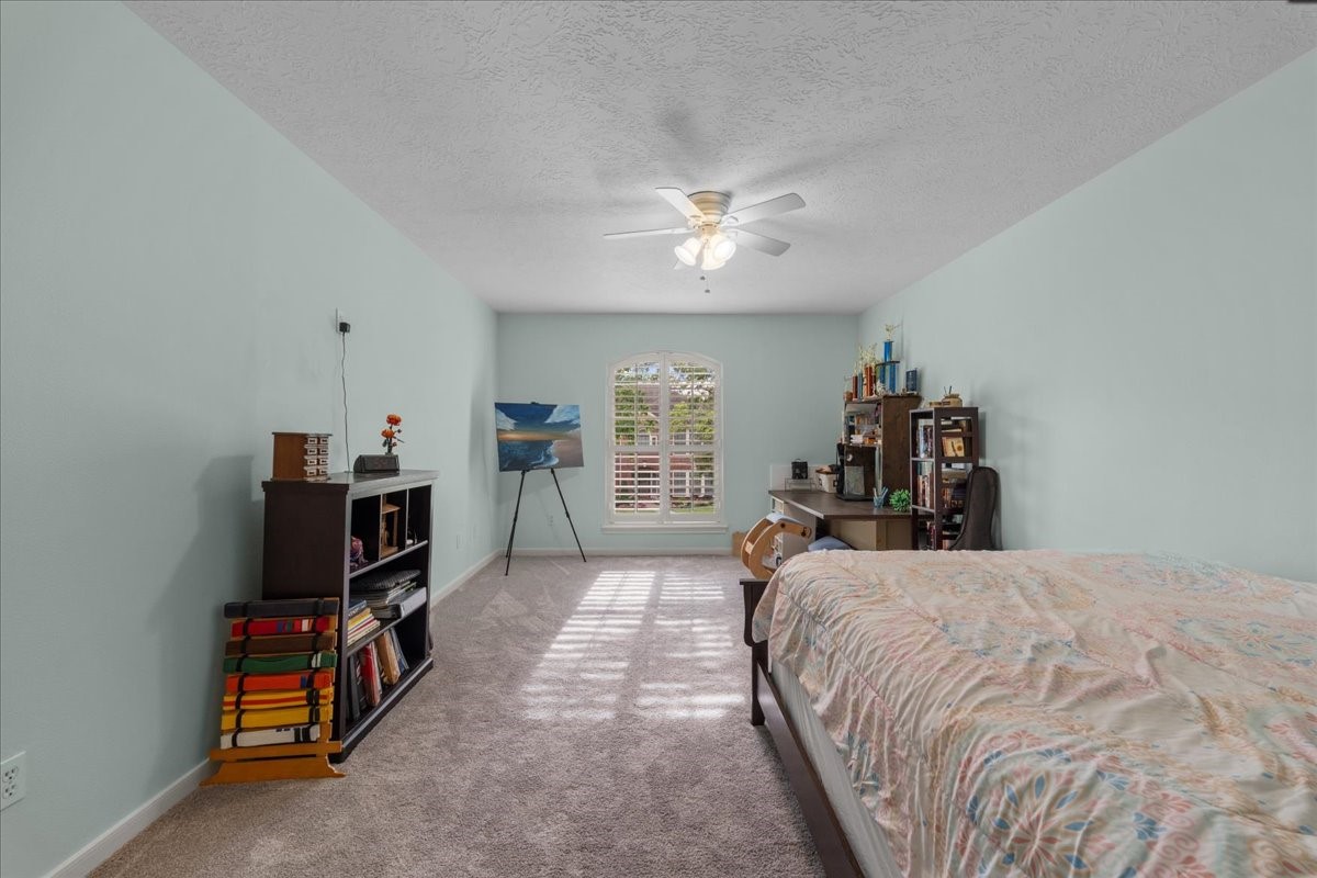 914 Pinewood Lane Property Photo 34