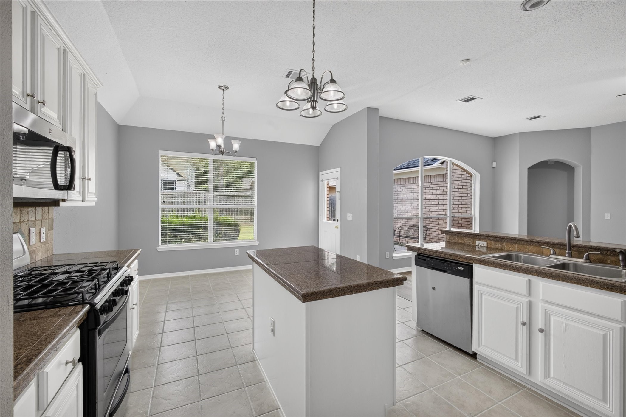 26 Millport Drive Property Photo 7