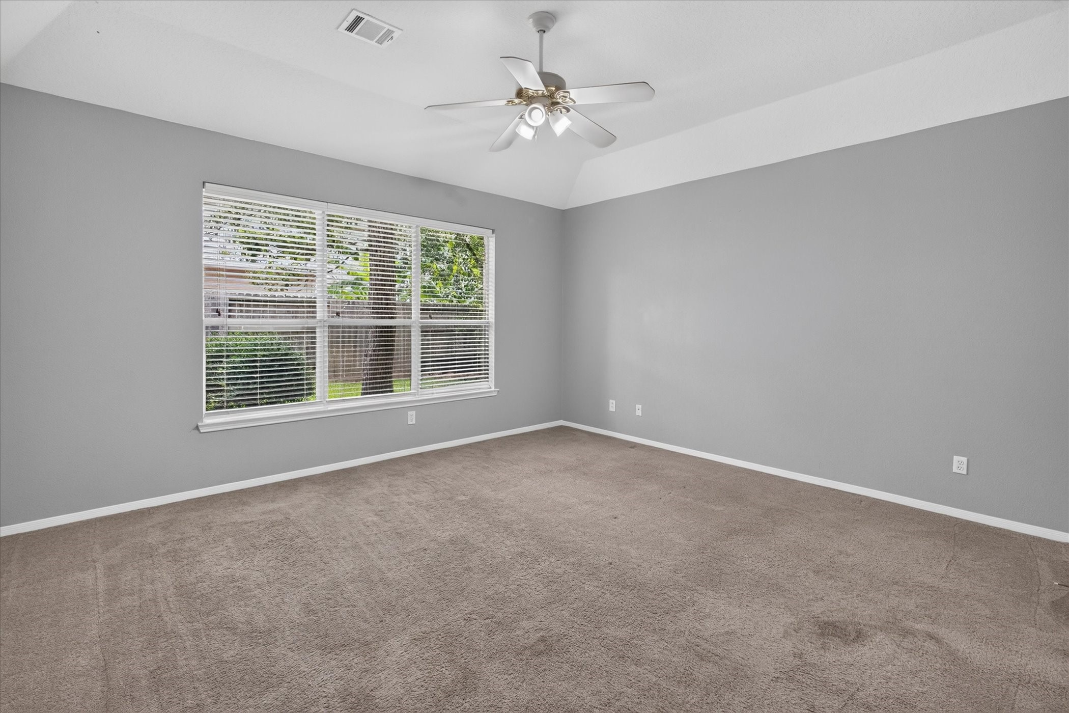 26 Millport Drive Property Photo 14