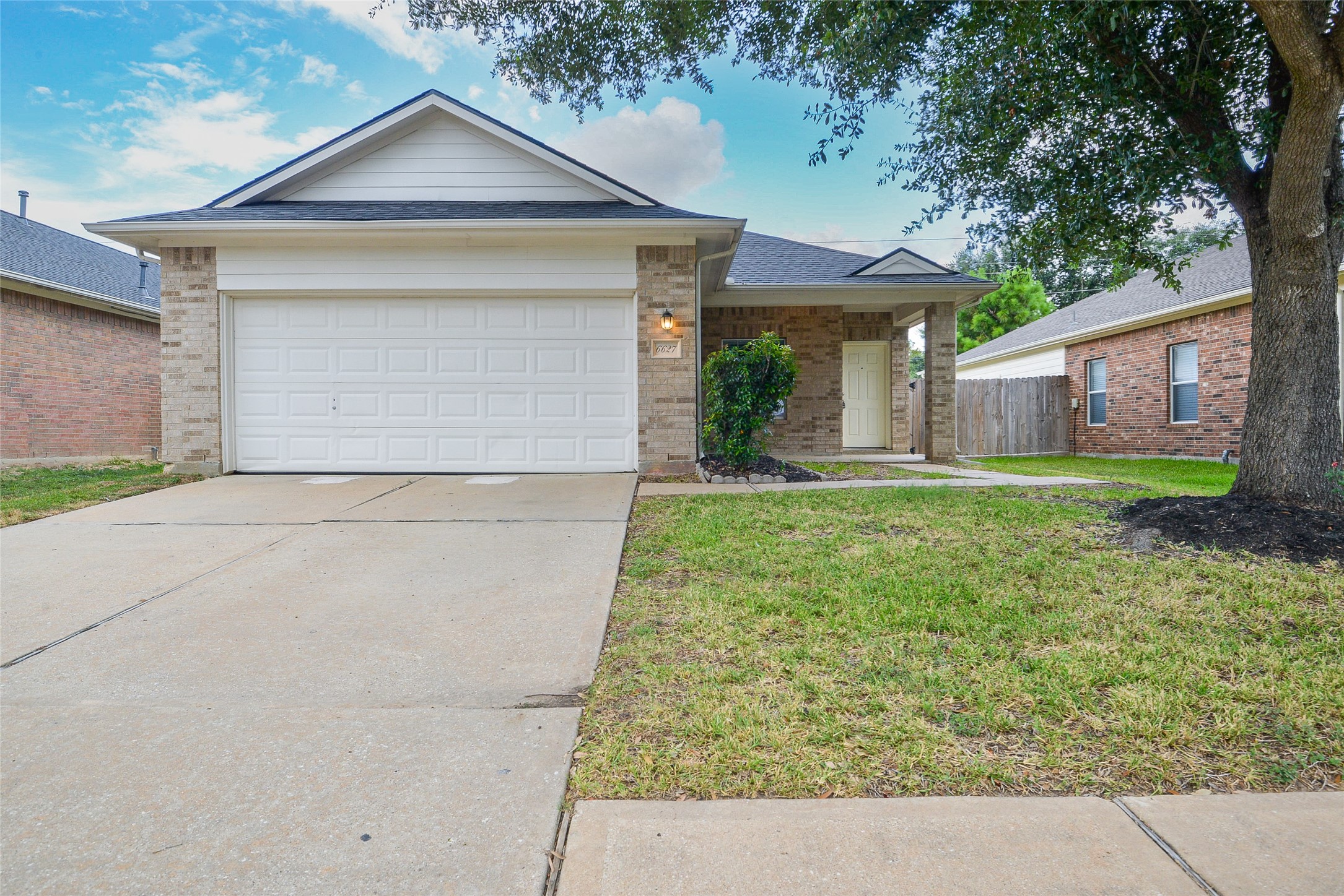 6627 Stonecross Creek Lane Property Photo 1