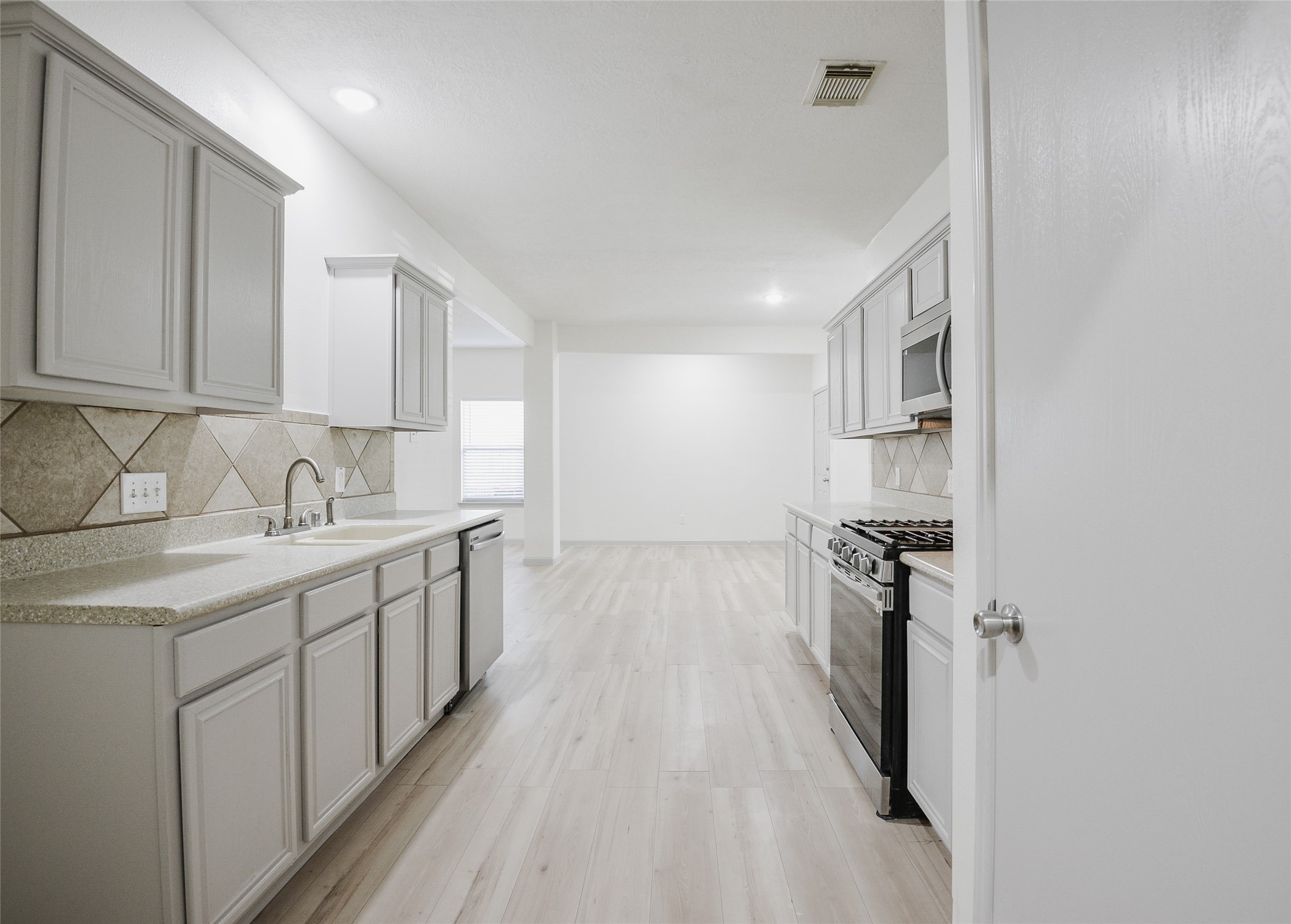 6627 Stonecross Creek Lane Property Photo 13