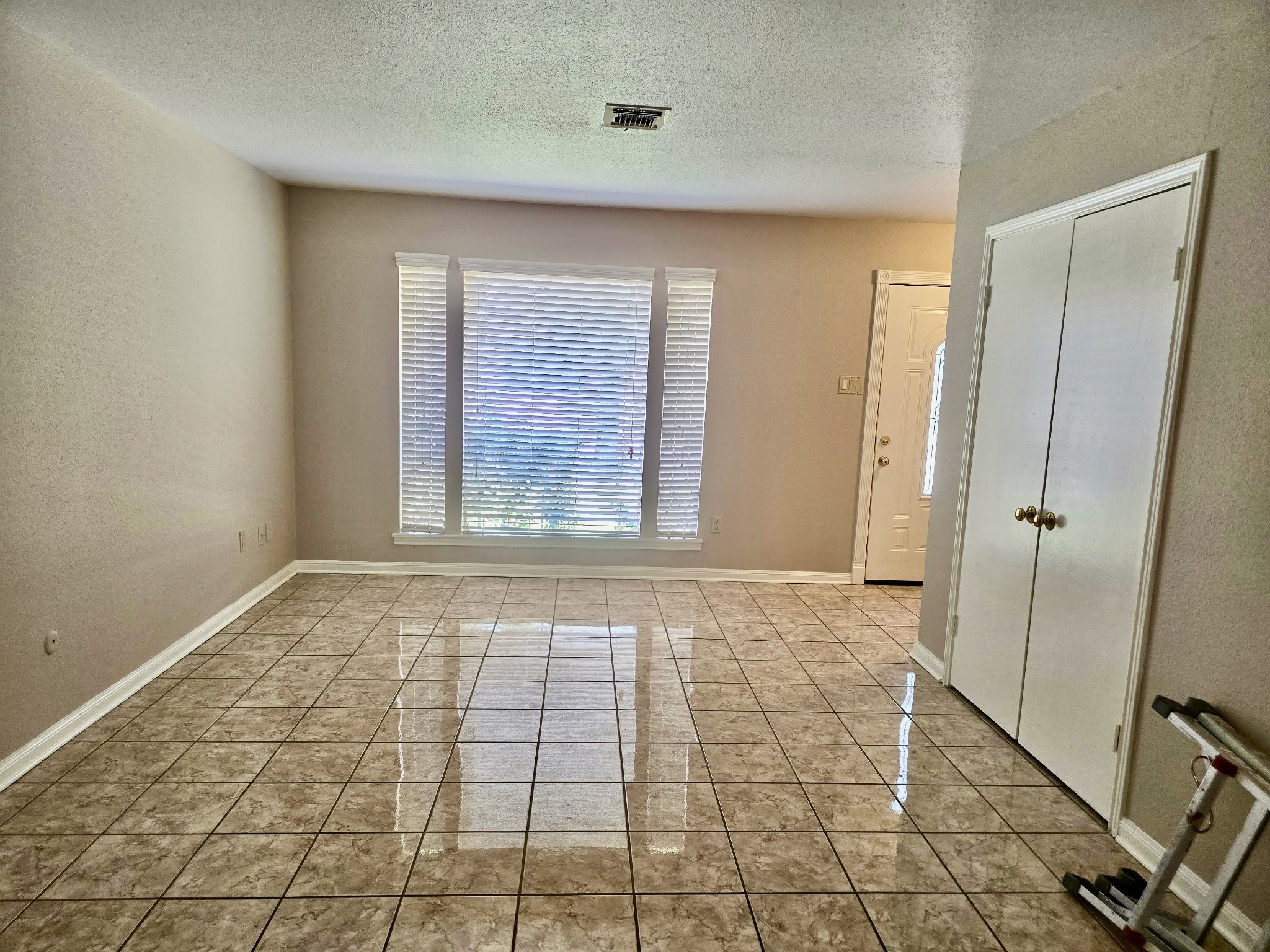 5510 Deep Forest Drive Property Photo 3