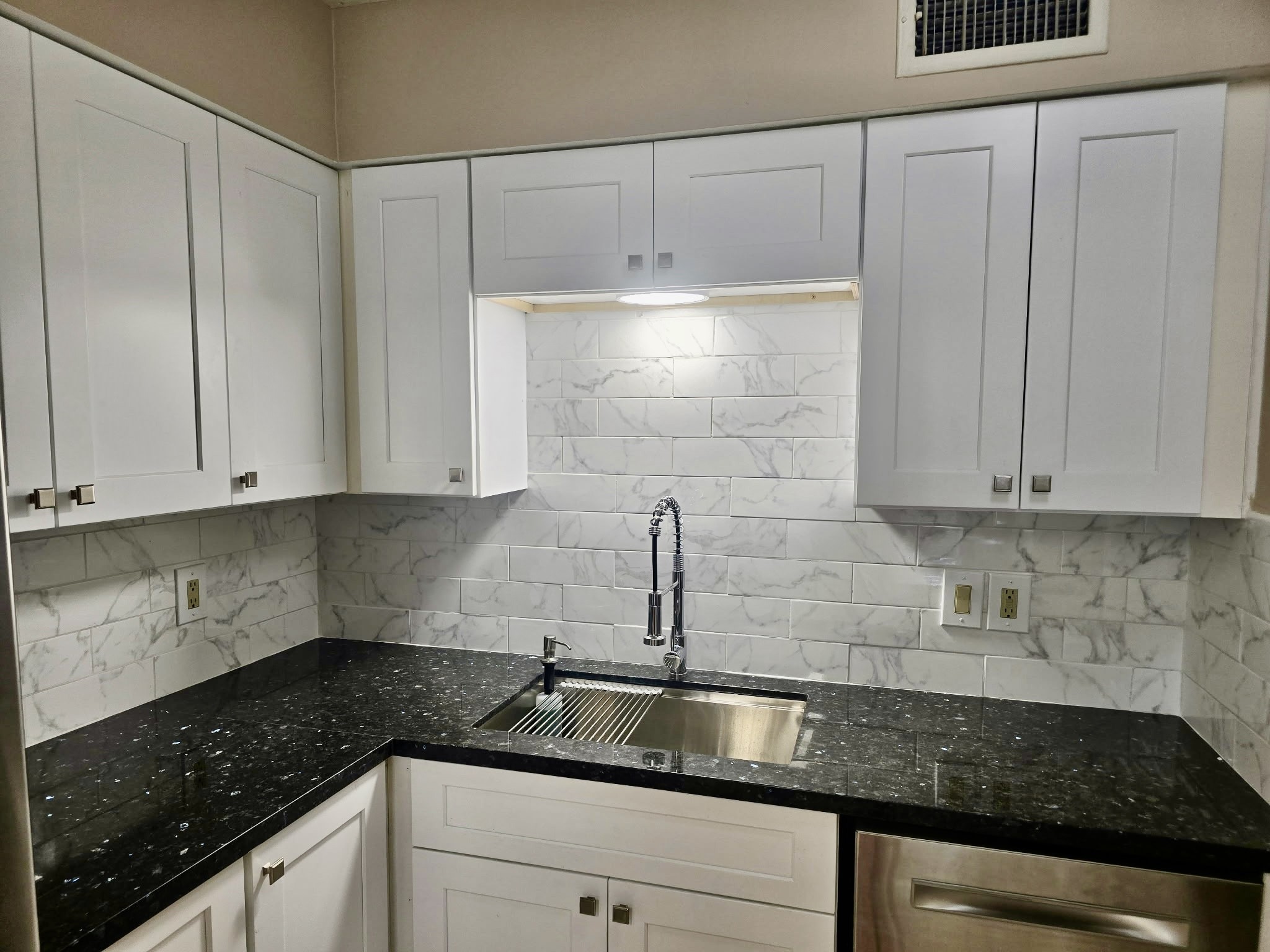 5510 Deep Forest Drive Property Photo 8