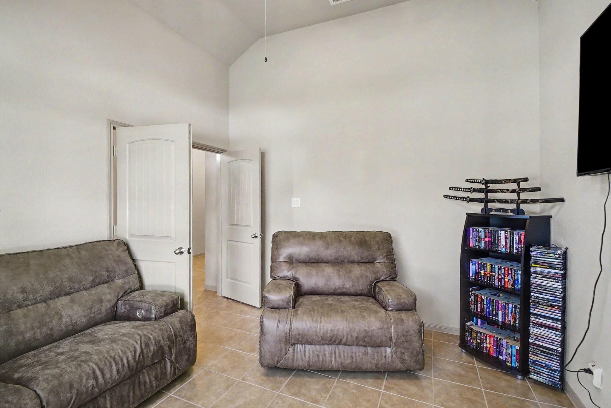 7011 Spruce View Court Property Photo 5