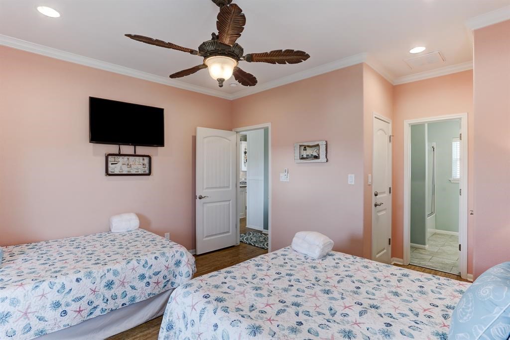 934 S Cove Property Photo 21