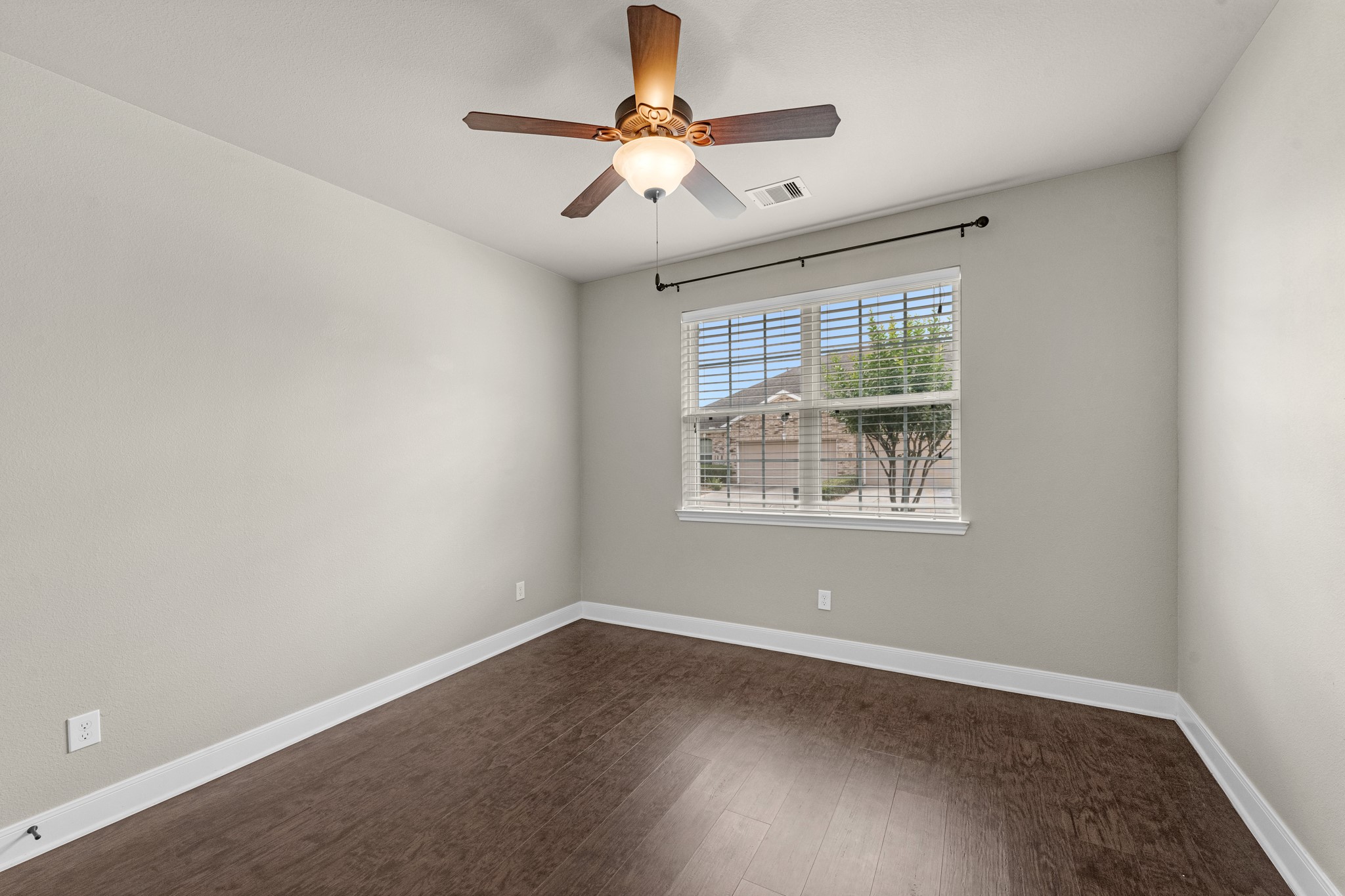2034 Que Manor Drive Property Photo 25