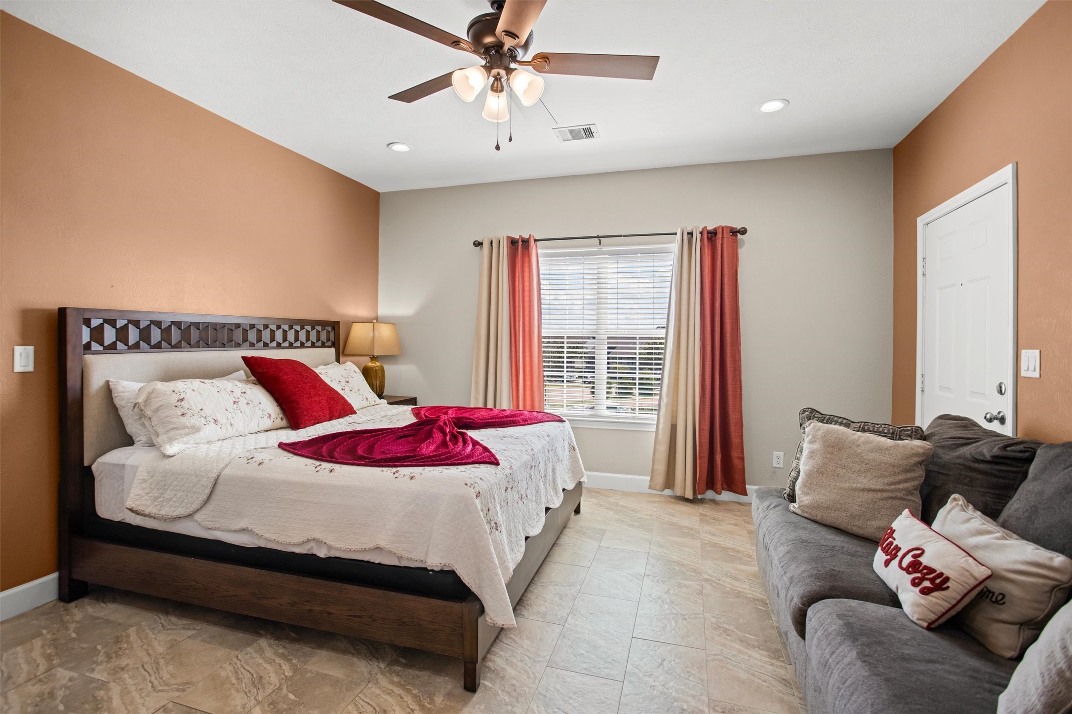 7039 Kingston Cove Lane 310 Property Photo 4