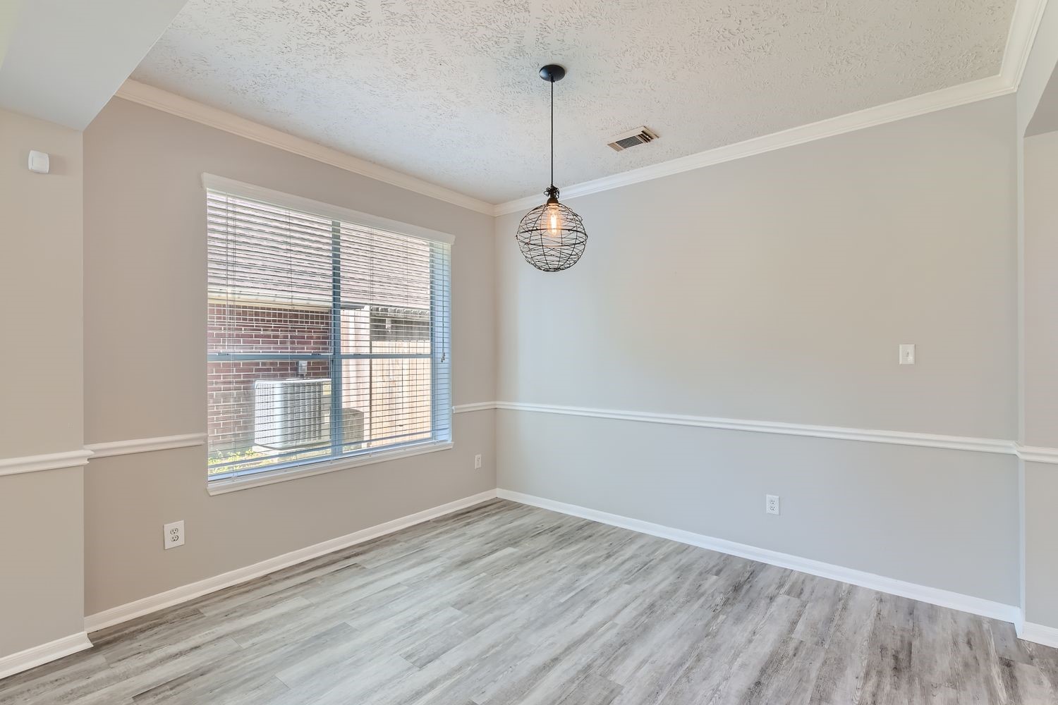 3619 Landon Park Drive Property Photo 4