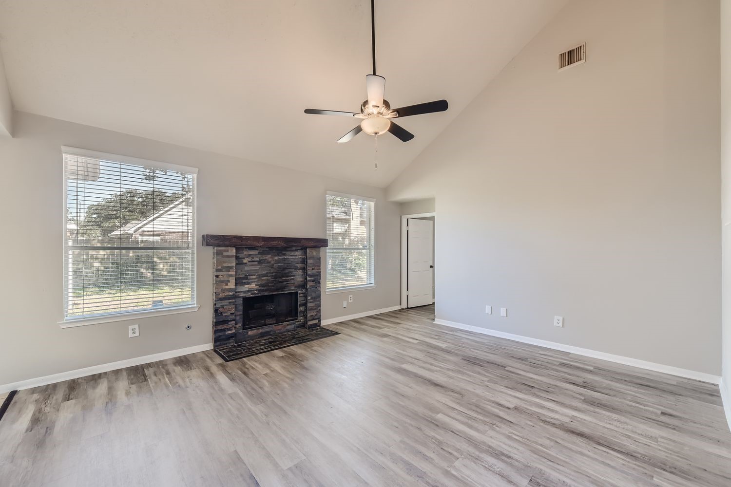 3619 Landon Park Drive Property Photo 5