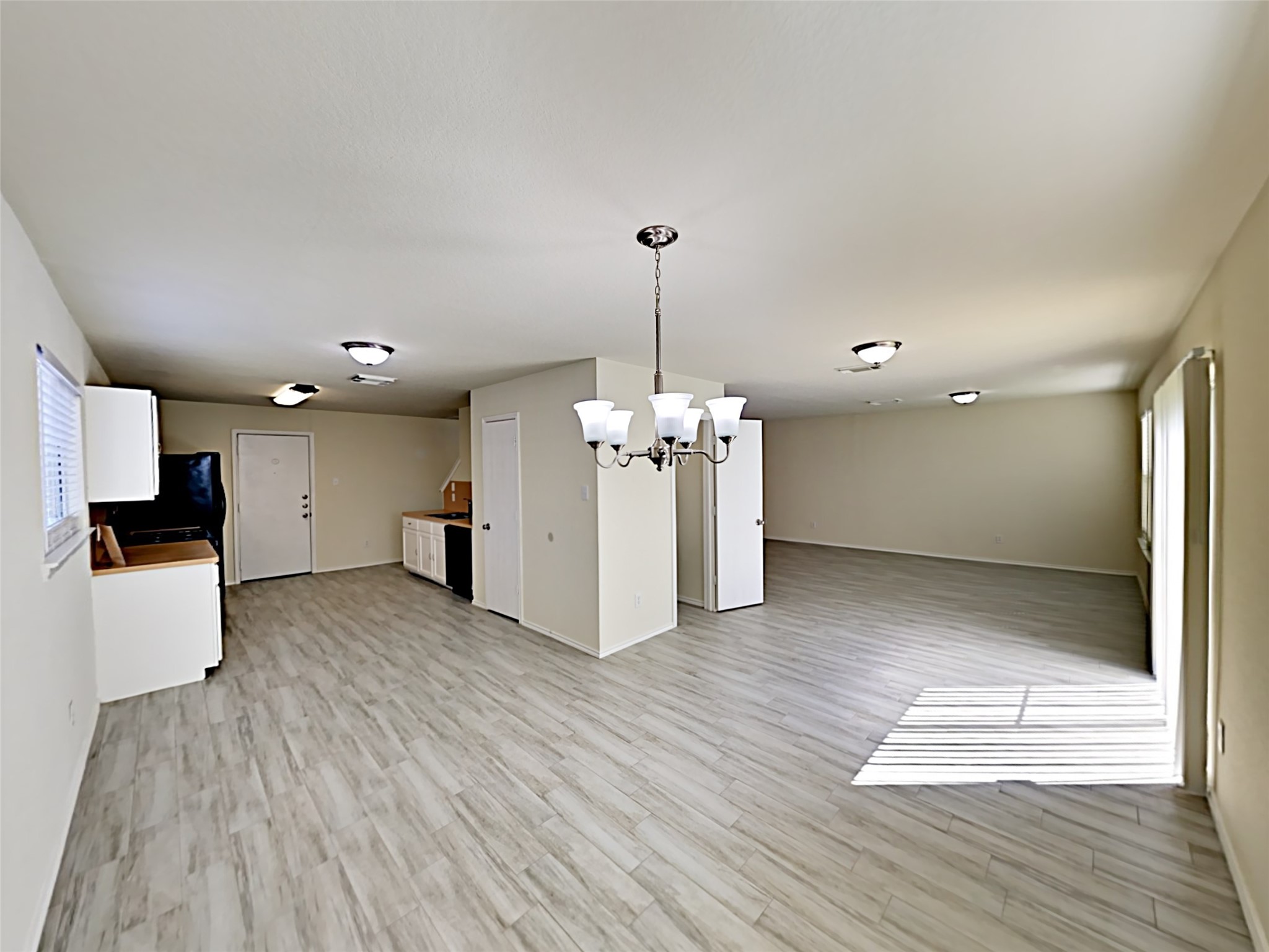 12402 Grossmount Drive Property Photo 8