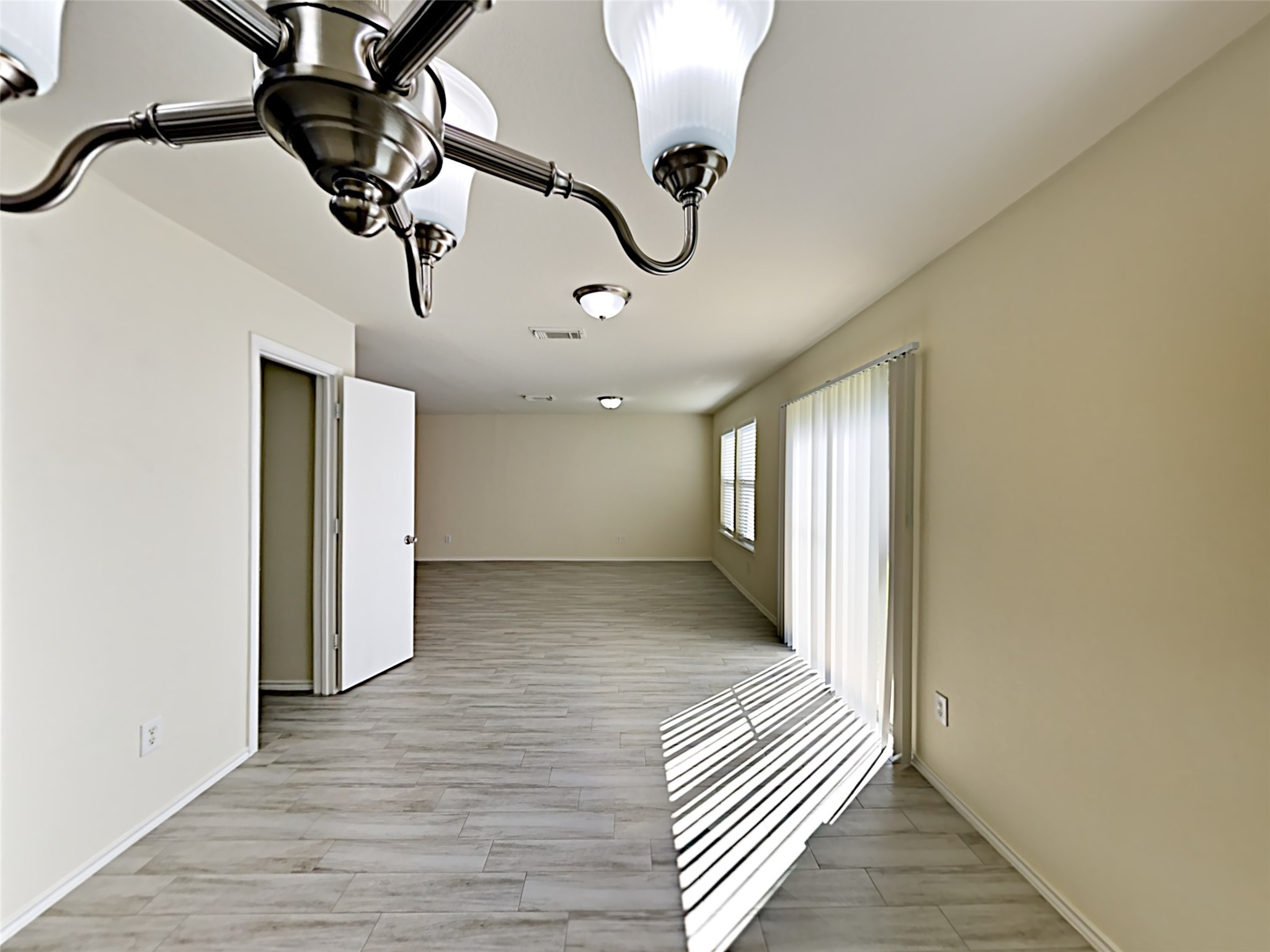 12402 Grossmount Drive Property Photo 9