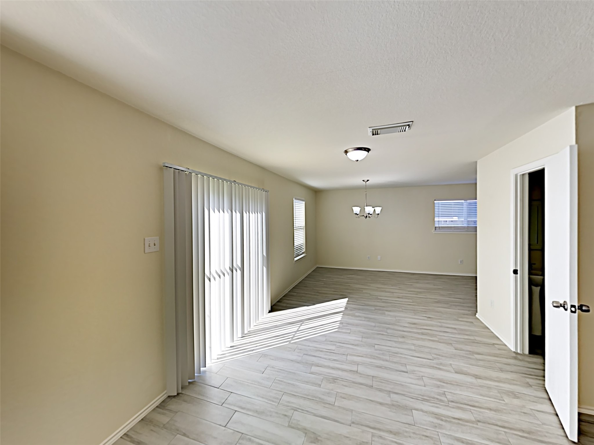 12402 Grossmount Drive Property Photo 10