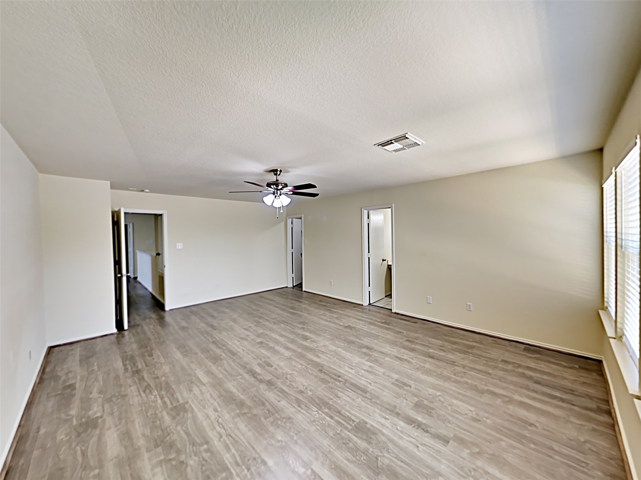 12402 Grossmount Drive Property Photo 11