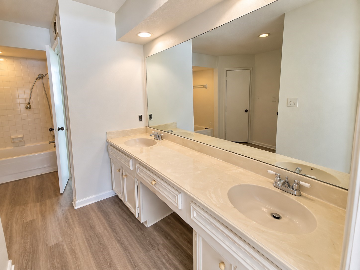 449 Stephen F Austin Drive Property Photo 10