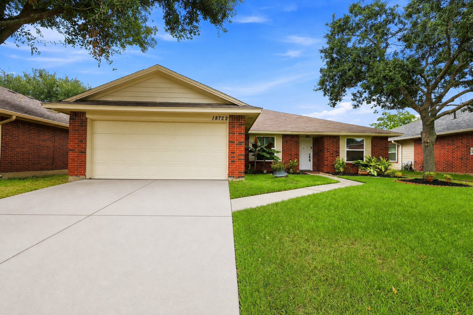 18722 Wonder Land Way Property Photo 3