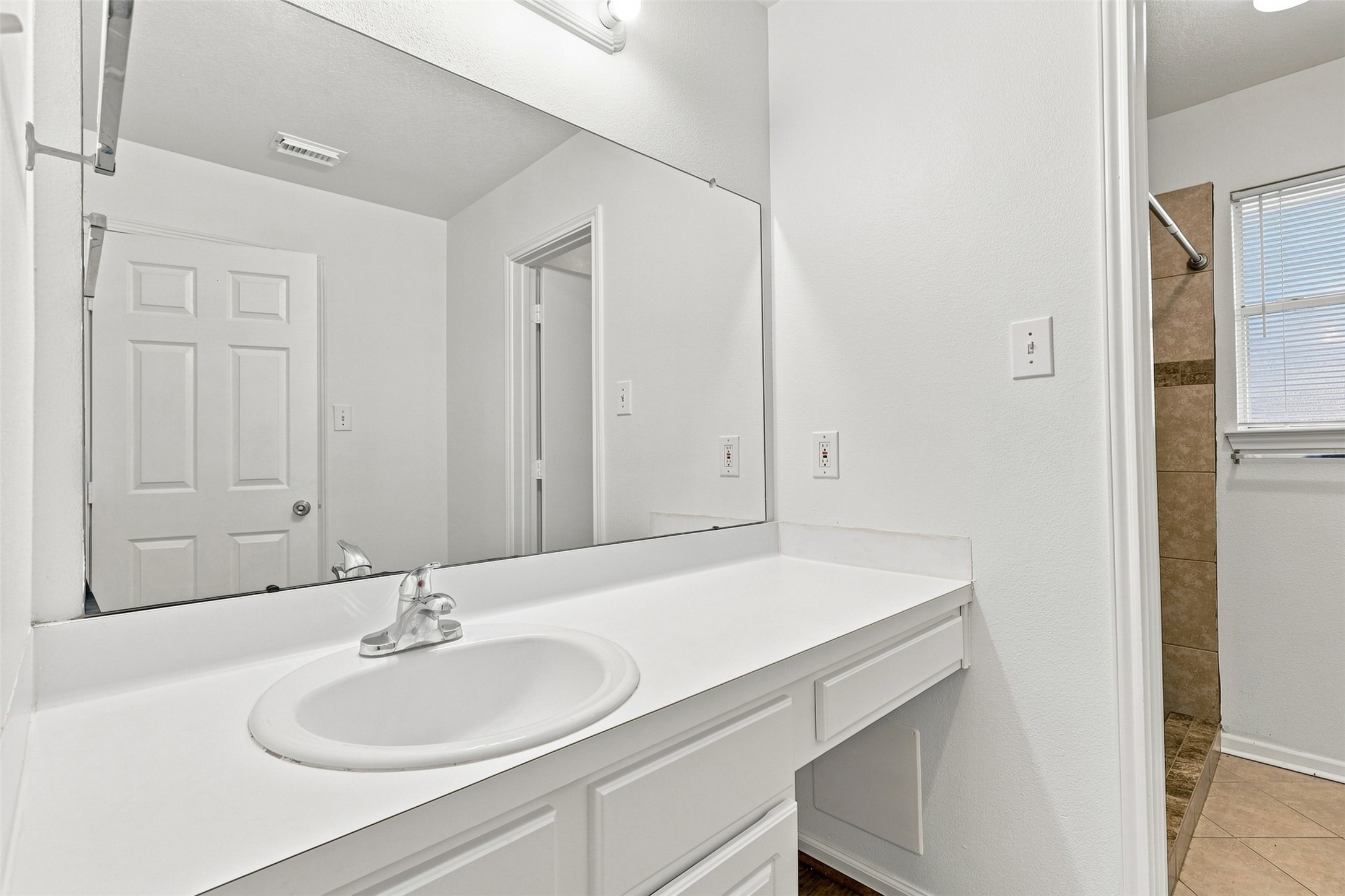 18722 Wonder Land Way Property Photo 27