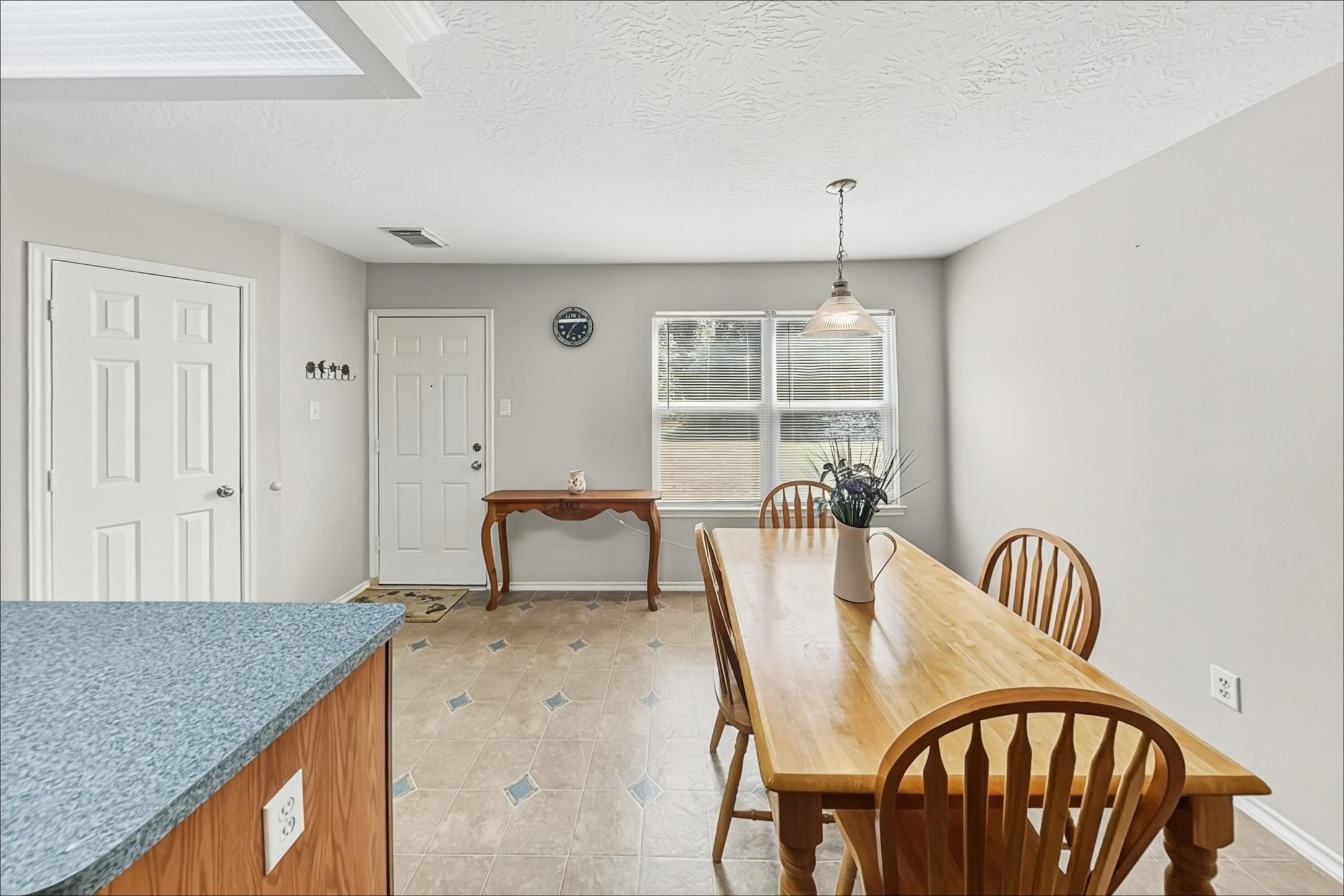 823 Windlass Way Property Photo 4