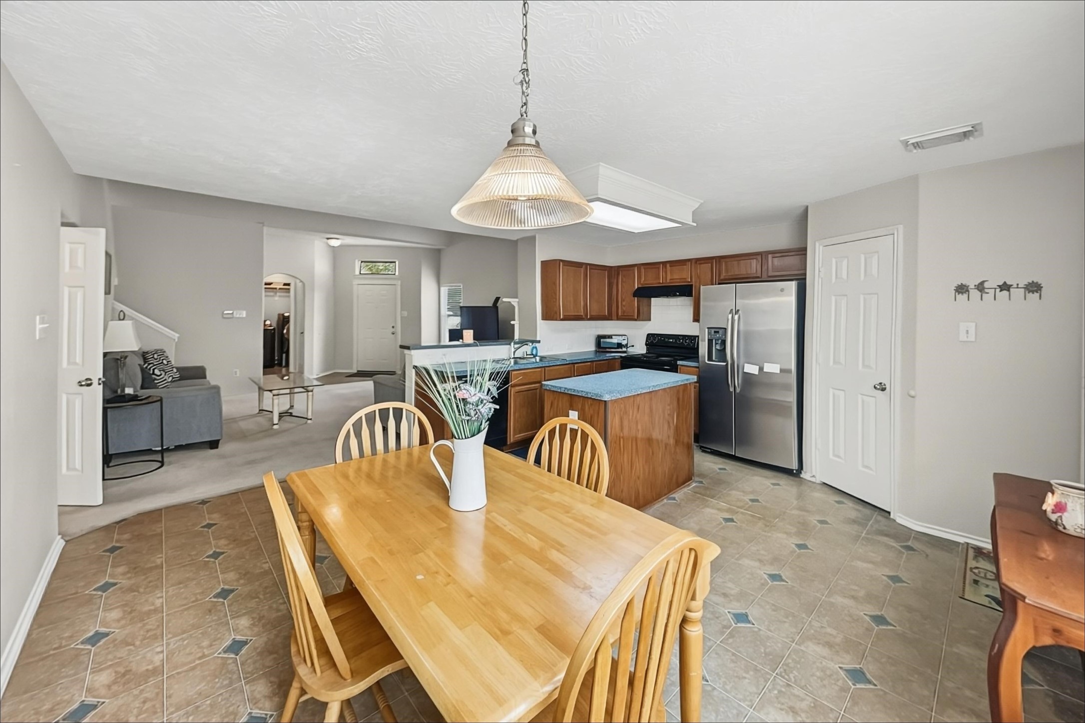 823 Windlass Way Property Photo 5