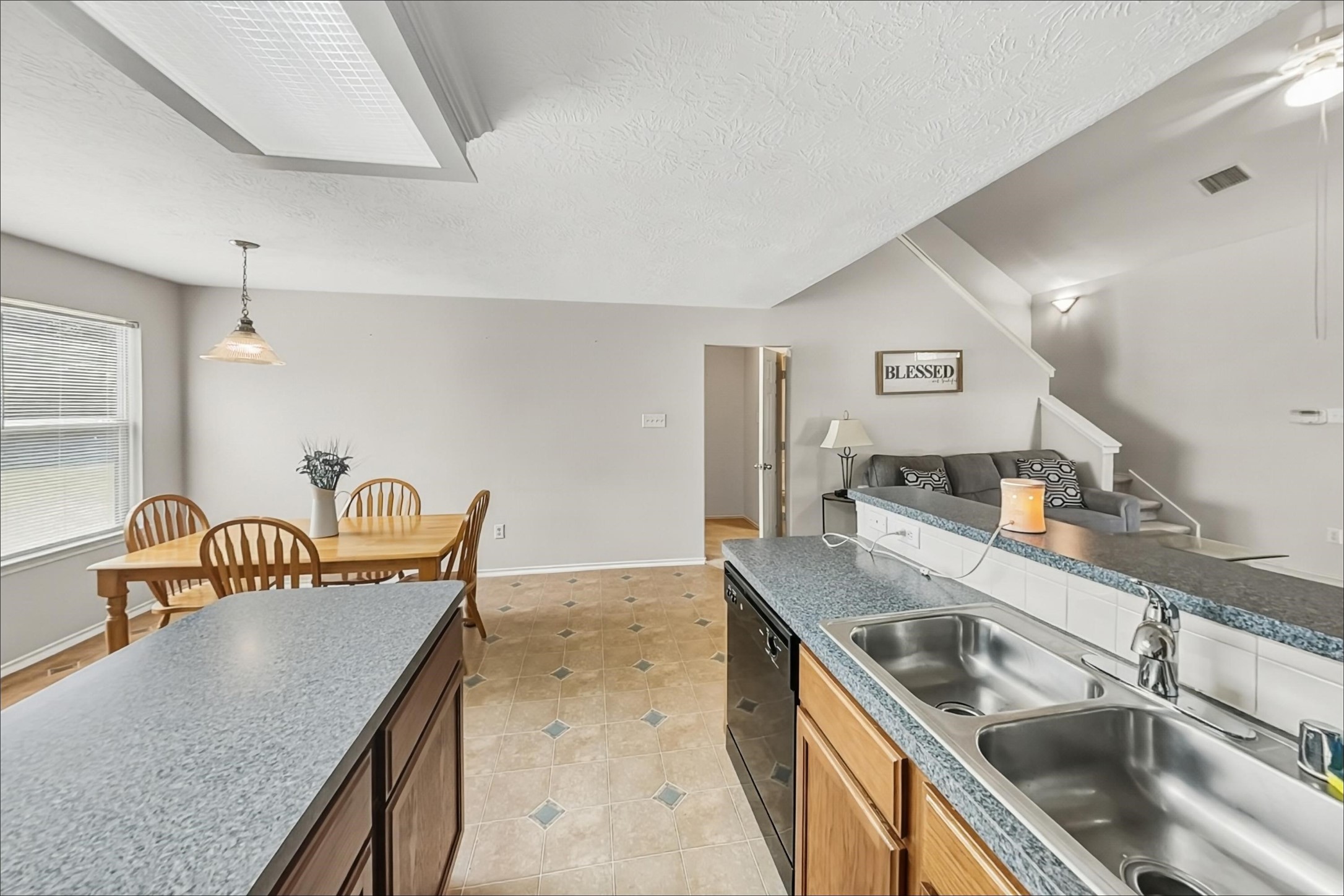 823 Windlass Way Property Photo 7