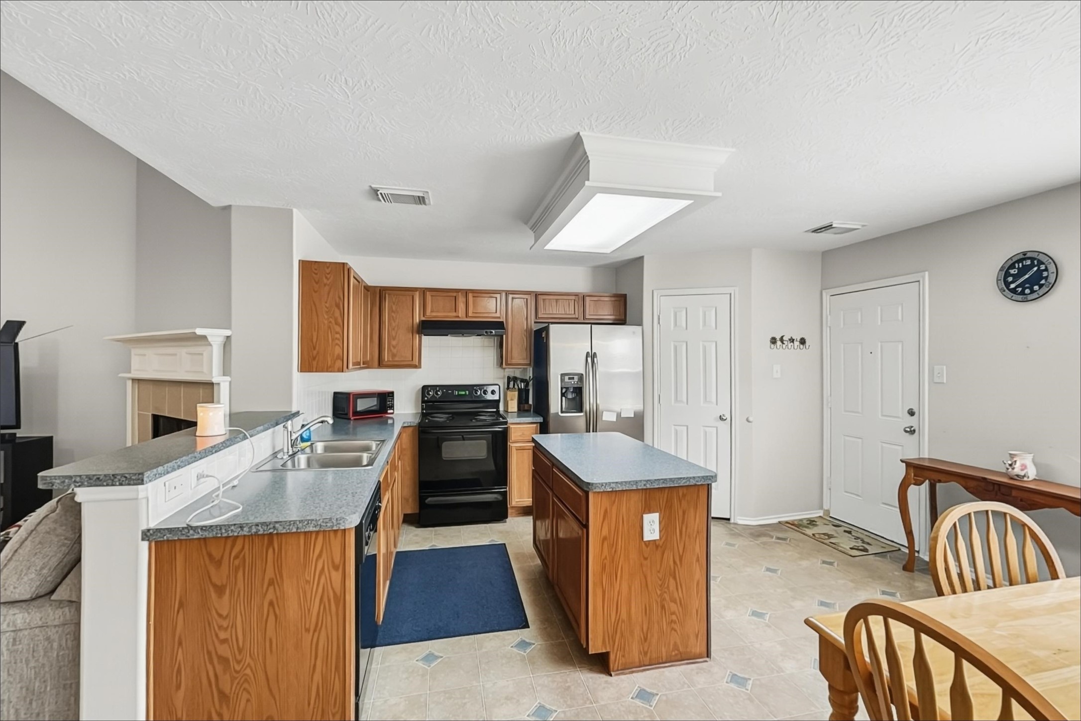 823 Windlass Way Property Photo 8