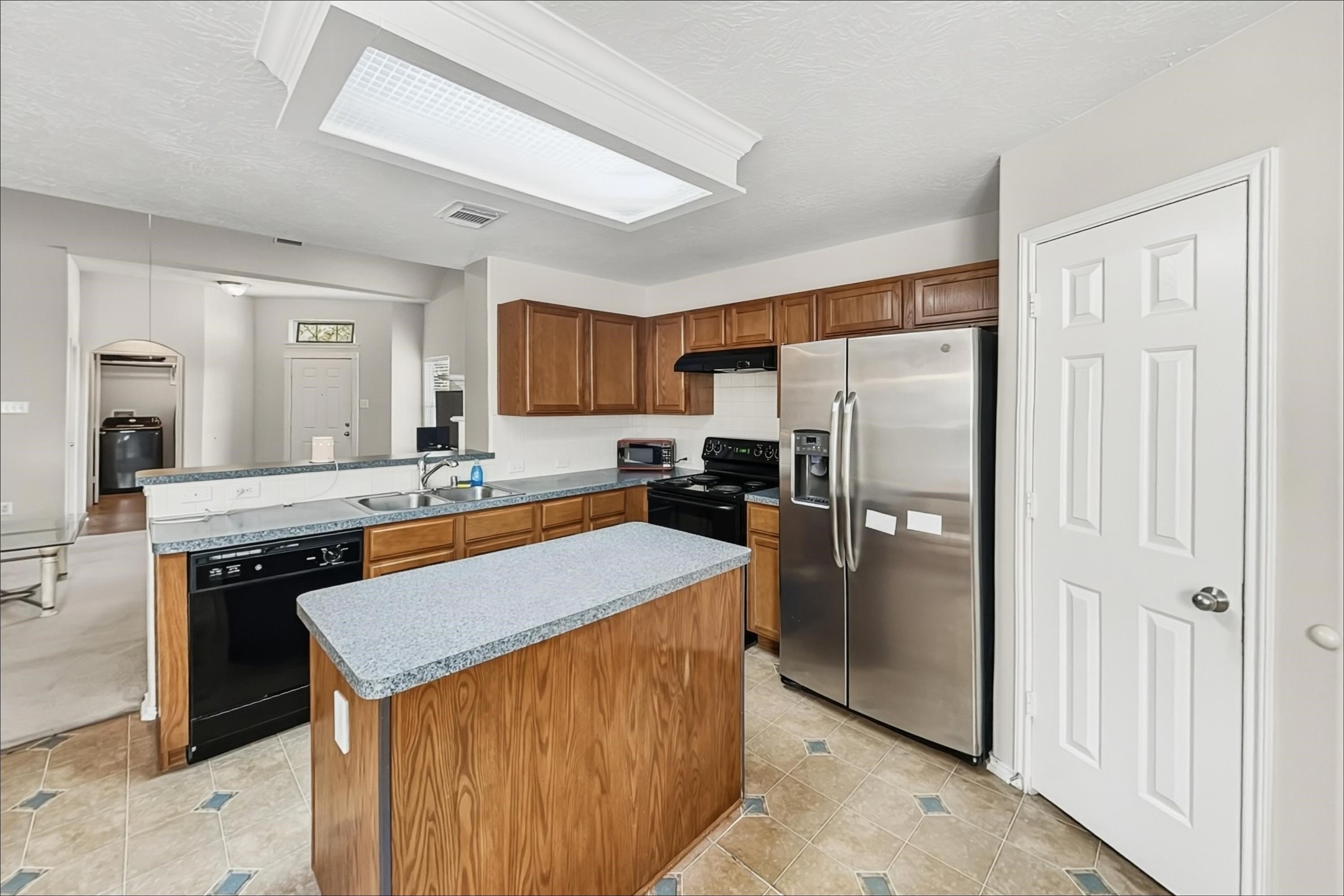 823 Windlass Way Property Photo 9