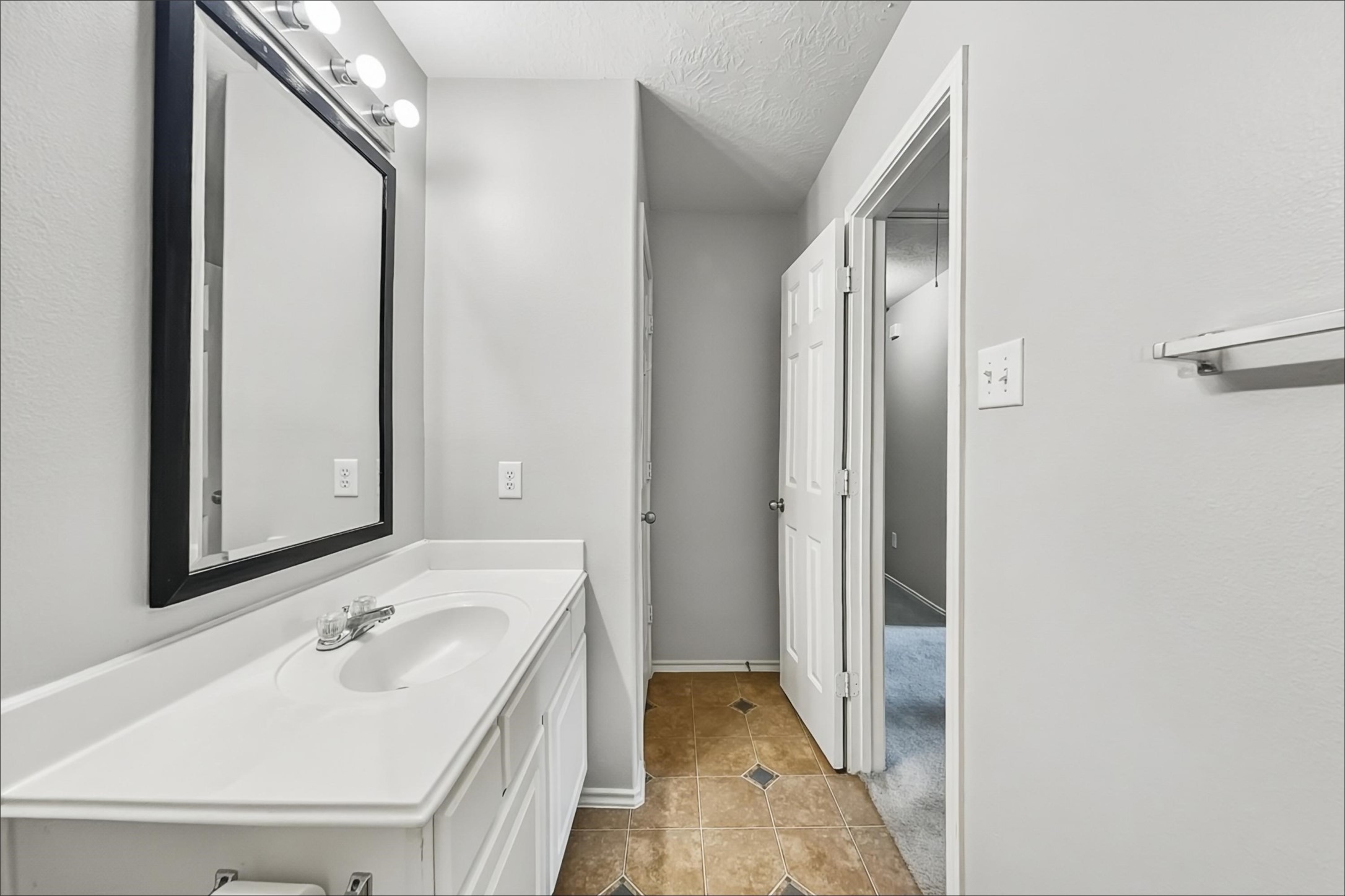 823 Windlass Way Property Photo 18