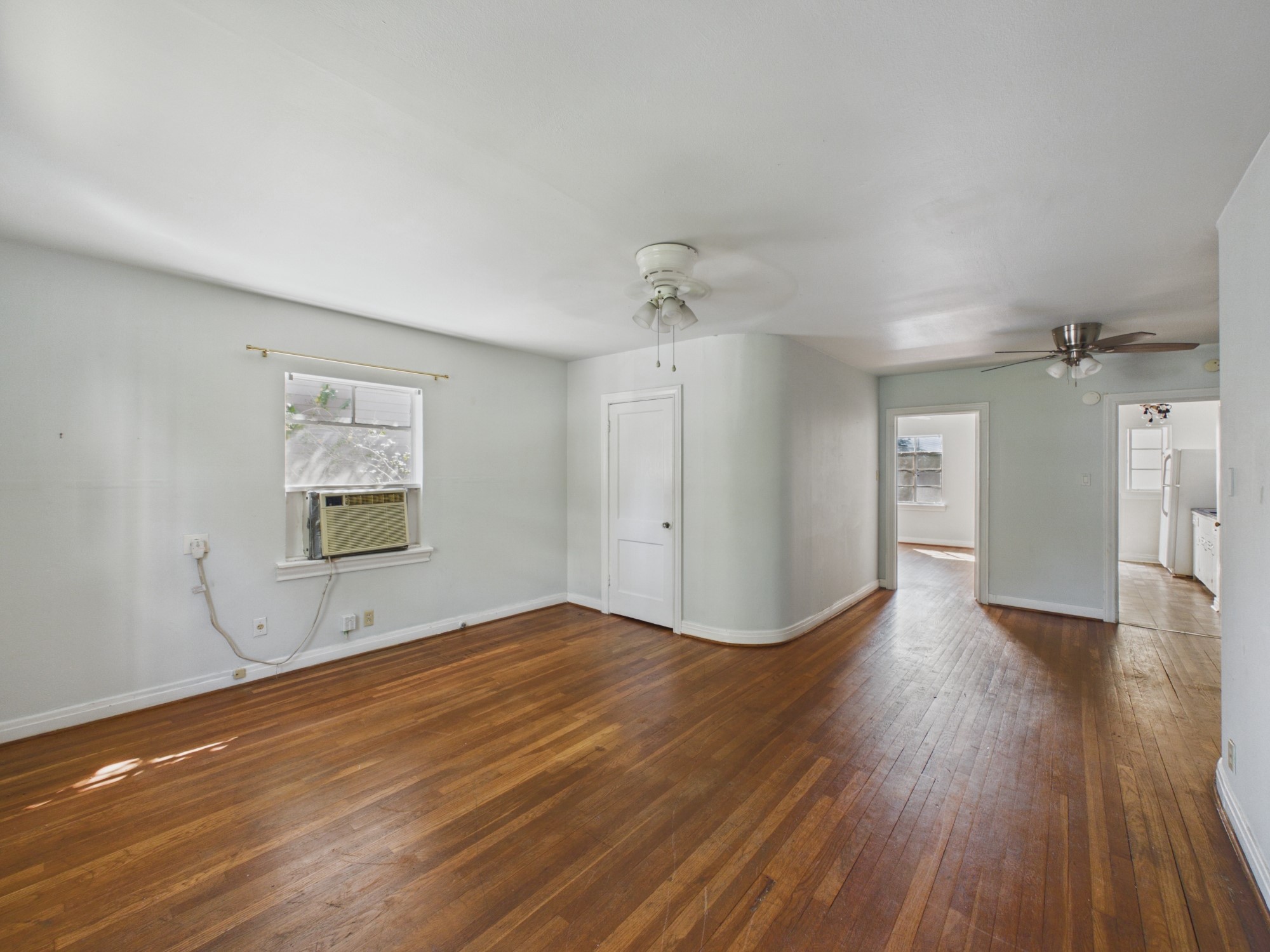 1823 W Main Street 3 Property Photo 4