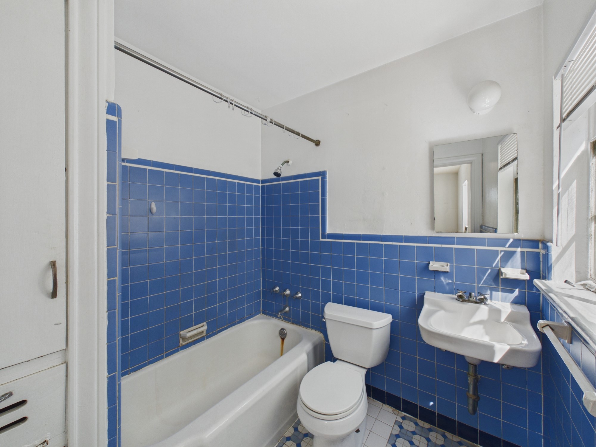 1823 W Main Street 3 Property Photo 13