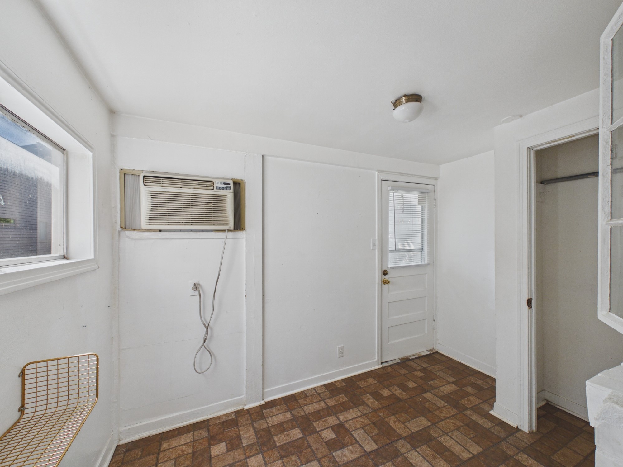 1823 W Main Street 3 Property Photo 17
