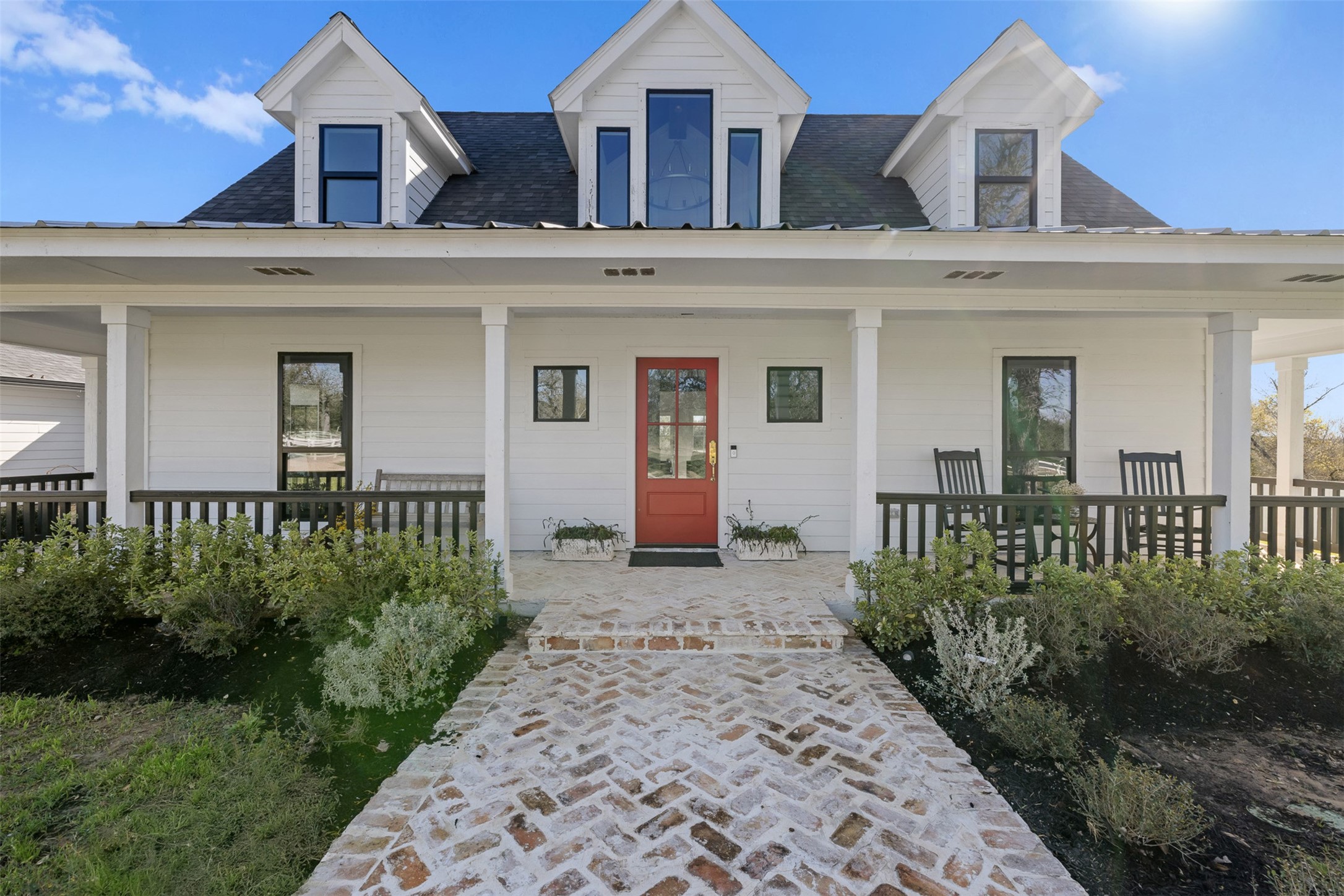 204- Fayetteville Real Estate Listings Main Image