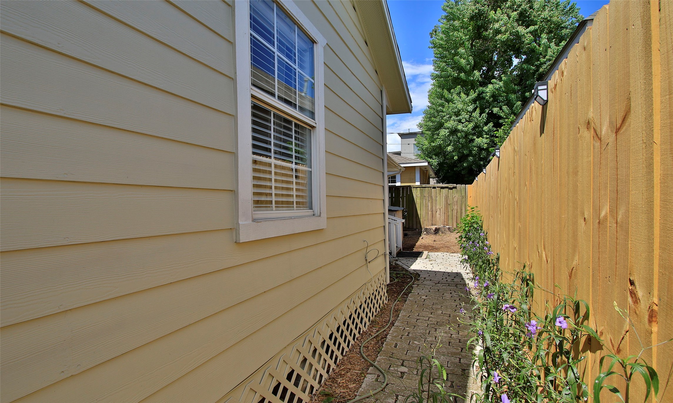 1518 Sabine Street Property Photo 41