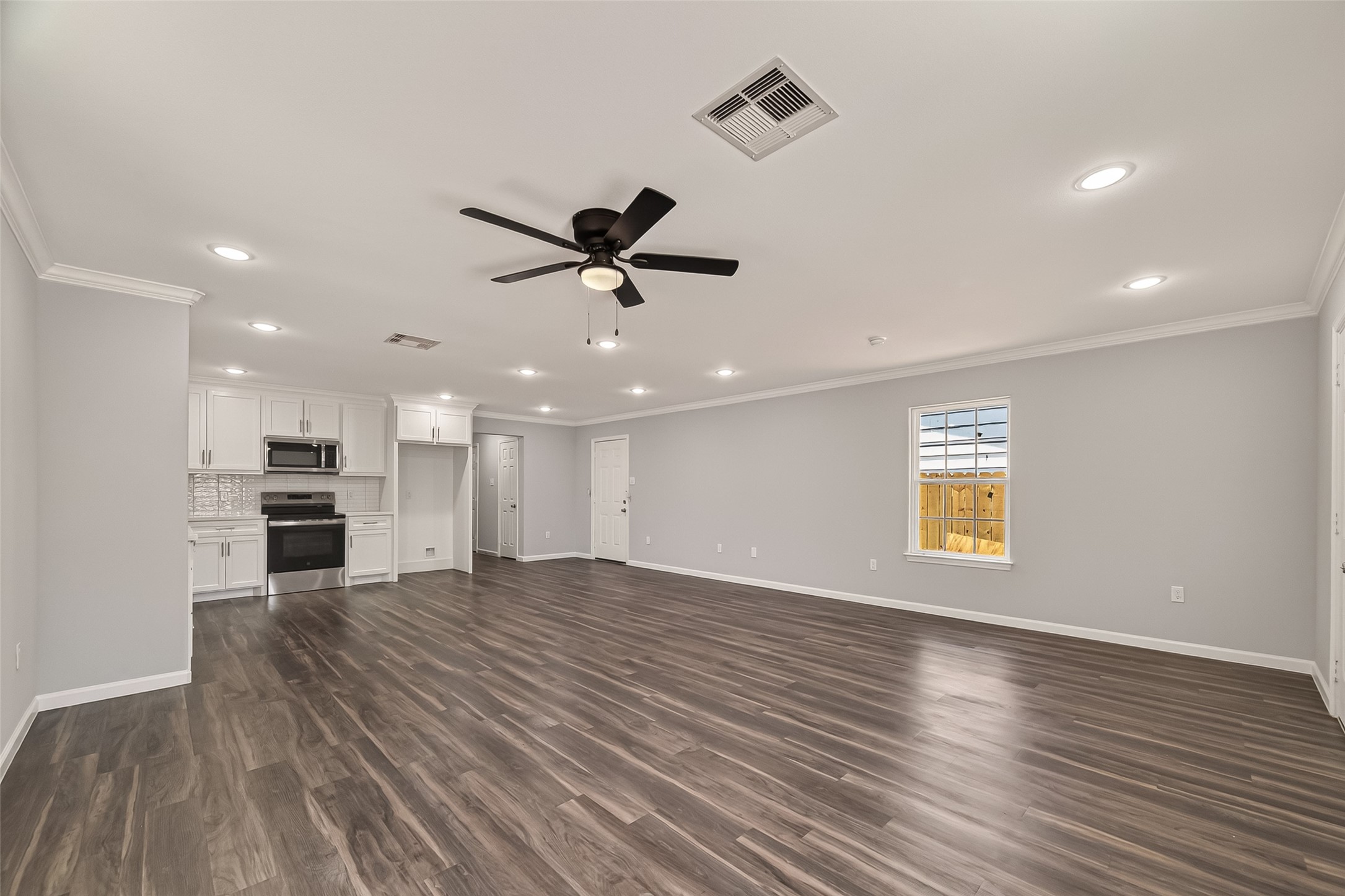 7412 S Hall Street Property Photo 4