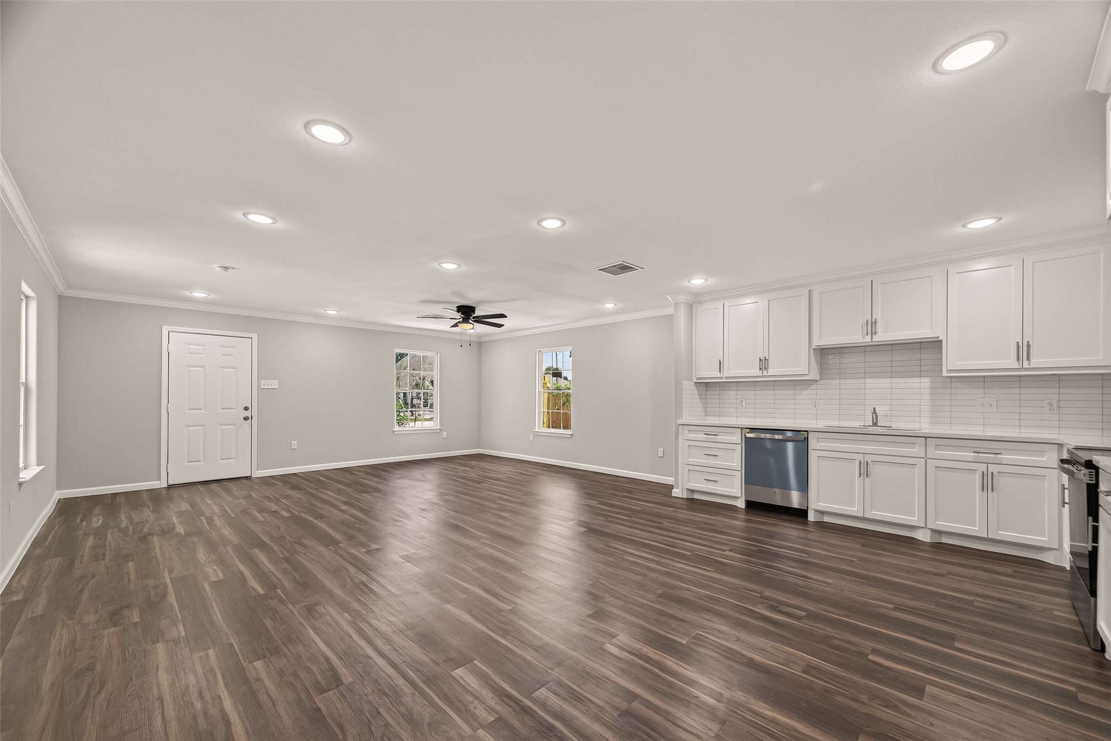 7412 S Hall Street Property Photo 8