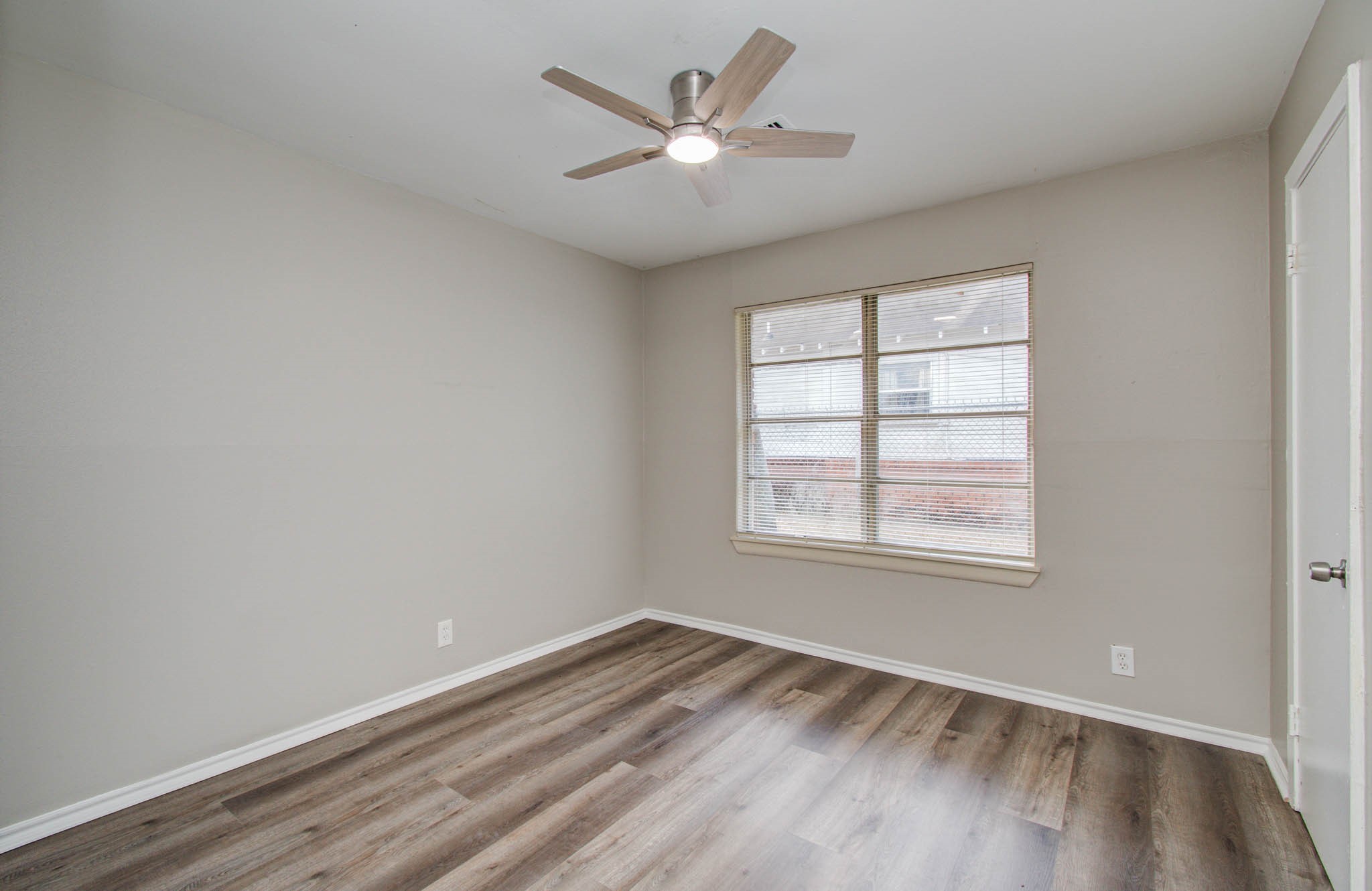 3620 Easy Street Property Photo 8