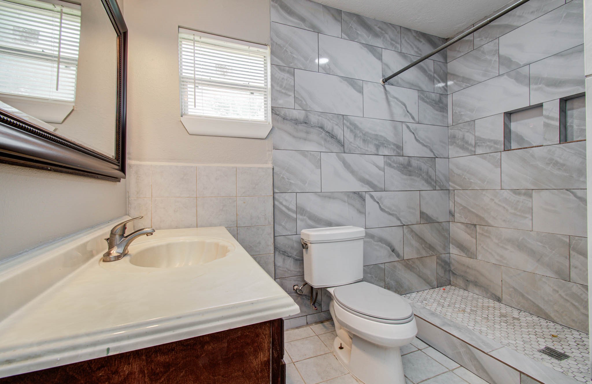 3620 Easy Street Property Photo 9