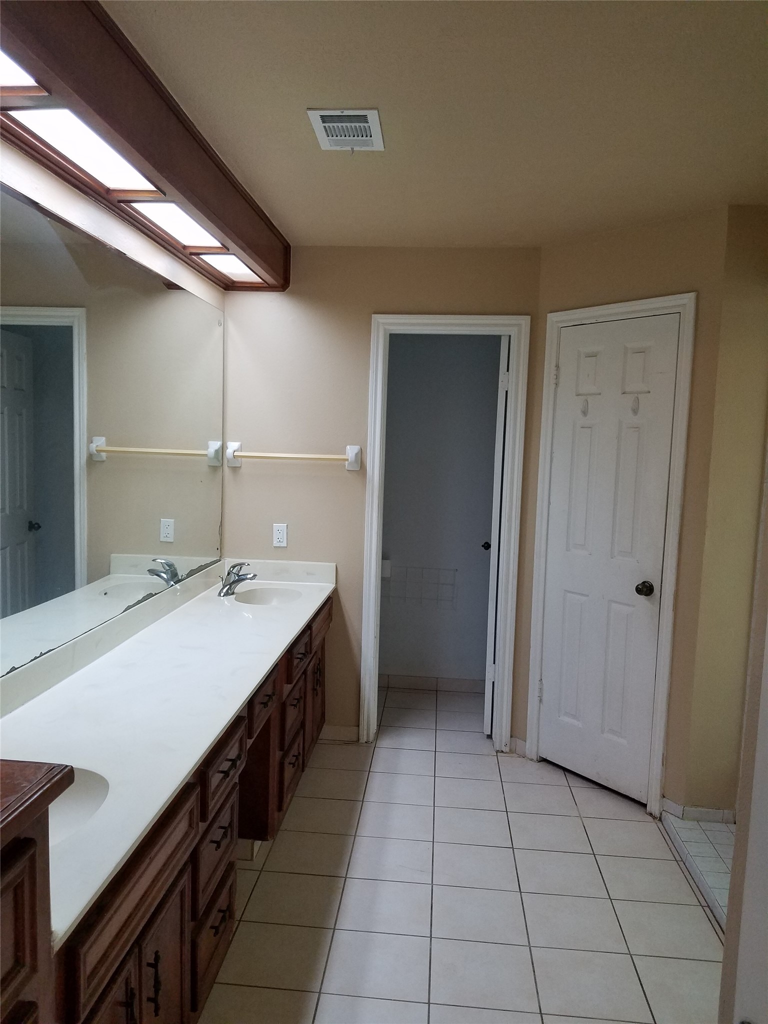 15526 Rio Plaza Drive Property Photo 11