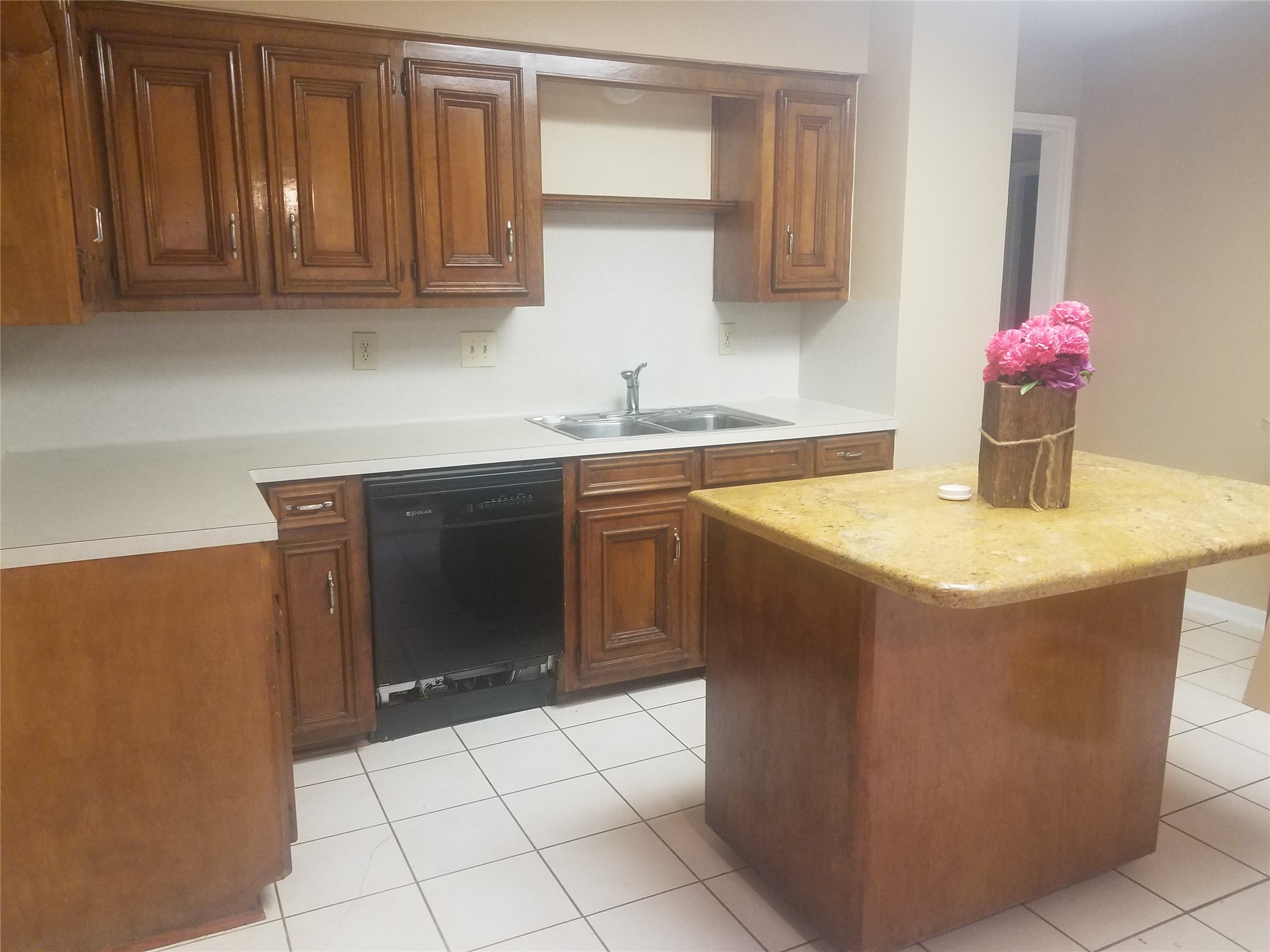 15526 Rio Plaza Drive Property Photo 15