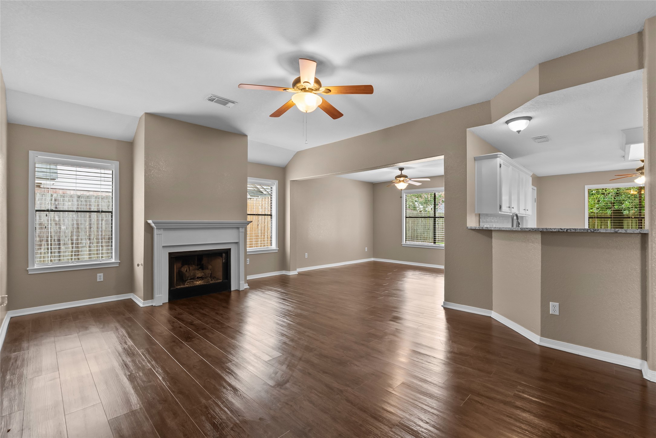 111 Jamestown Avenue Property Photo 4