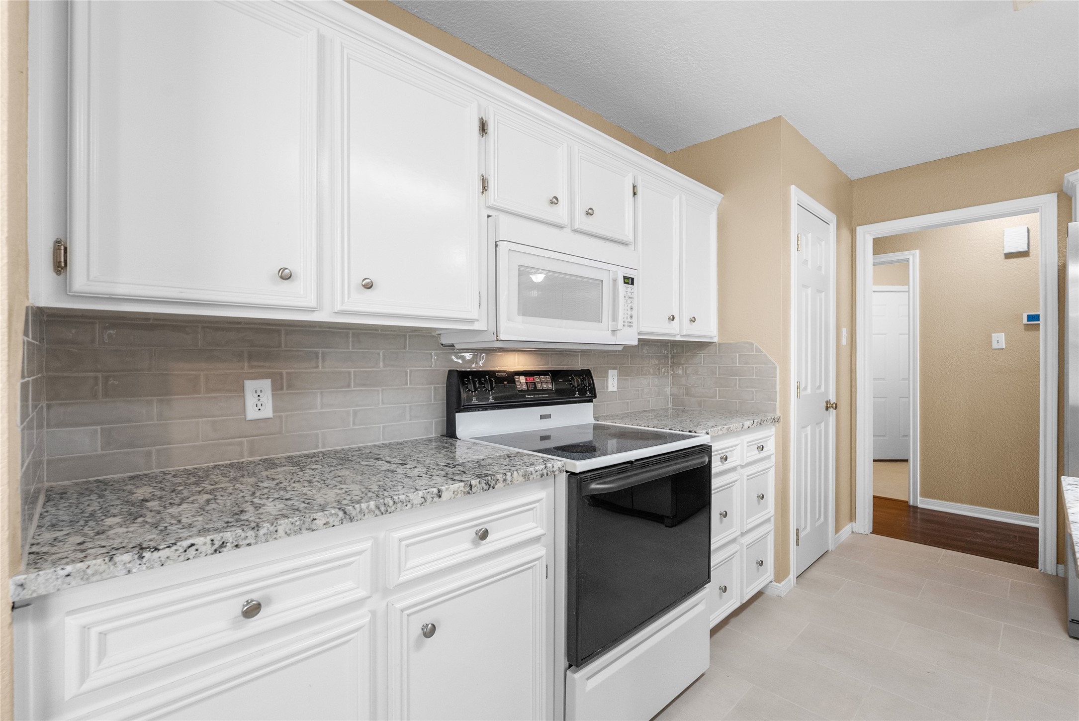 111 Jamestown Avenue Property Photo 17